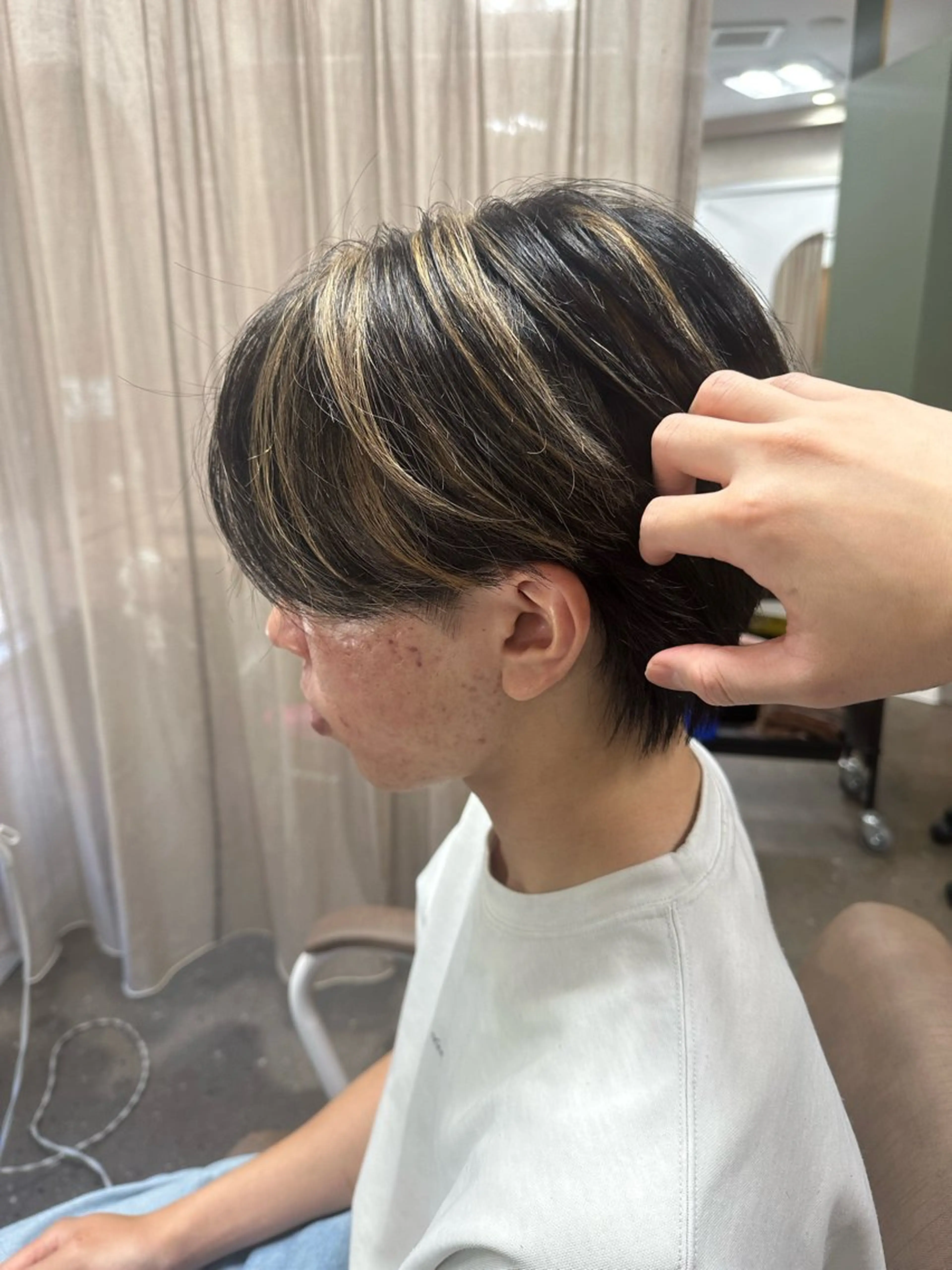 ミディアム メンズ メンズバレイヤージュ メンズハイライト ハイライト レイヤーカット カット ヘアカラー トリートメント TELA HAIR 土浦店【テーラヘアー】所属・TELA HAIR マネージャーRIKUのヘアスタイル