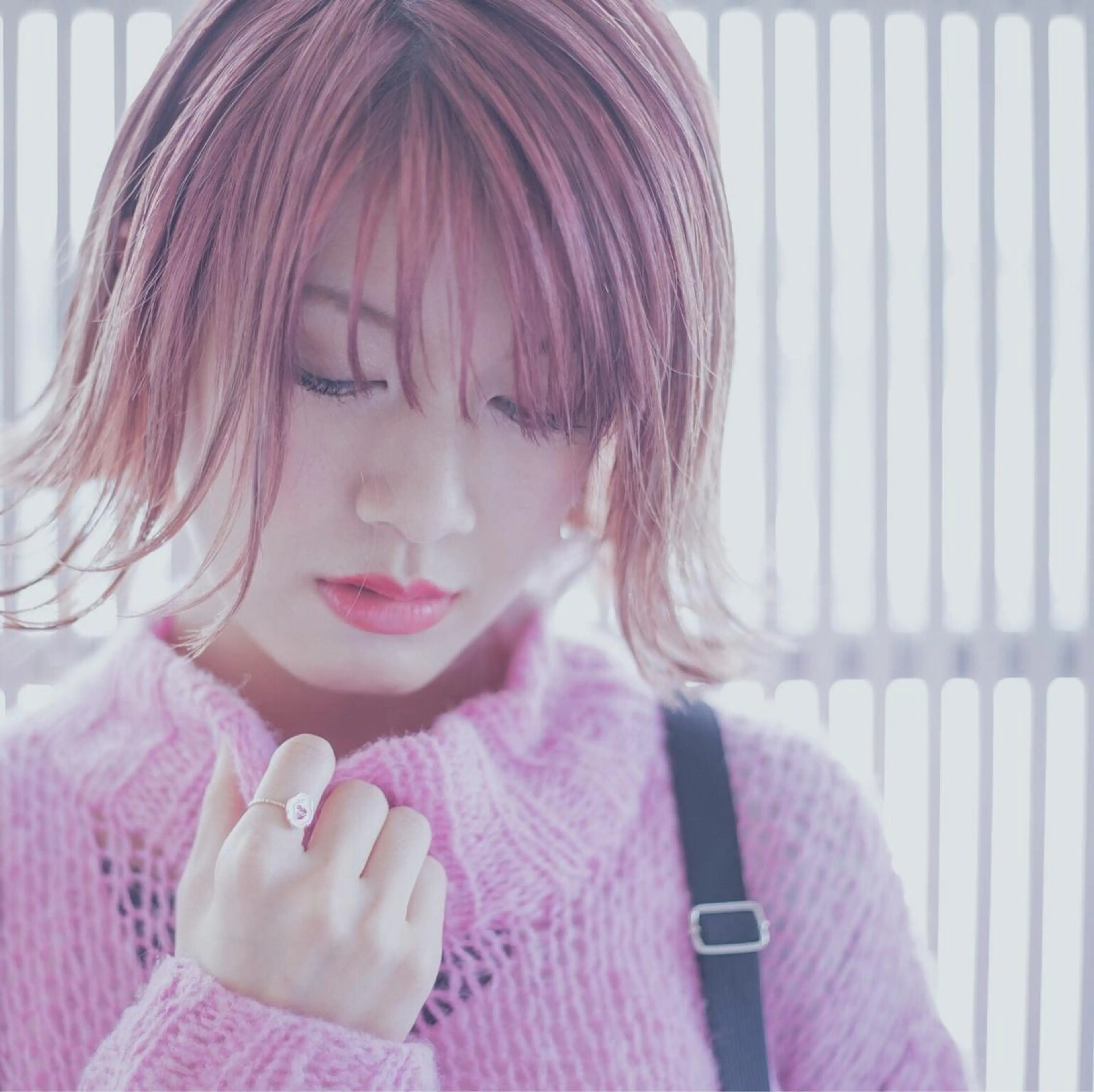 ショート カラー パーマ ヘアアレンジ ピンクカラー 推し活専用 【派手髪】飯野ゆかりのヘアスタイル