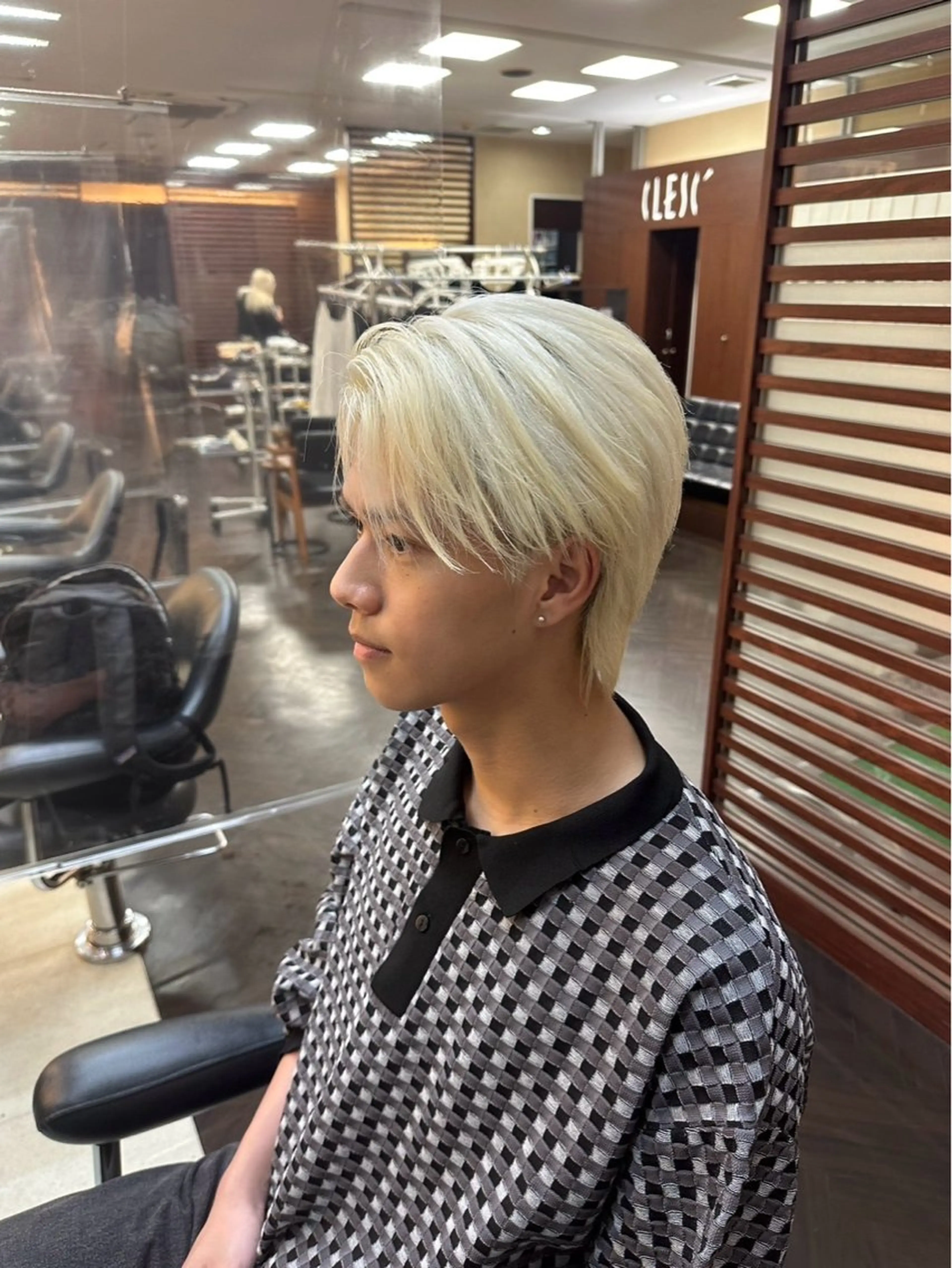ショート カラー ブロンド ホワイトブロンド 縮毛矯正 ヘアカラー ハイトーン/ブリーチ 【特化】上野 瑞貴のヘアスタイル