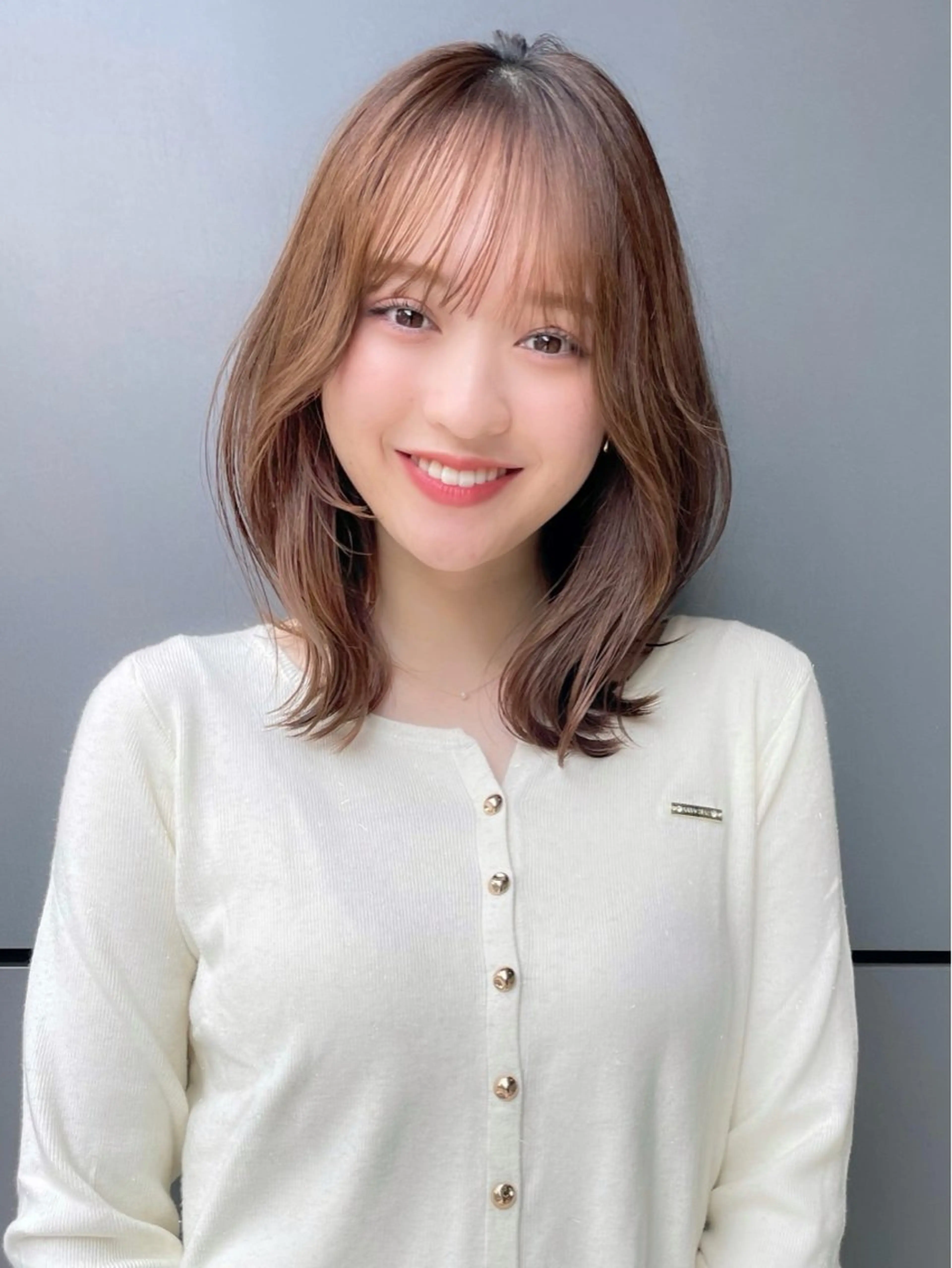 ミディアム ミディアムレイヤー チョコレートブラウン レイヤーカット シースルーバング カット ヘアカラー トリートメント ボブ/デザインカラー /表参道/新井美有紀のヘアスタイル