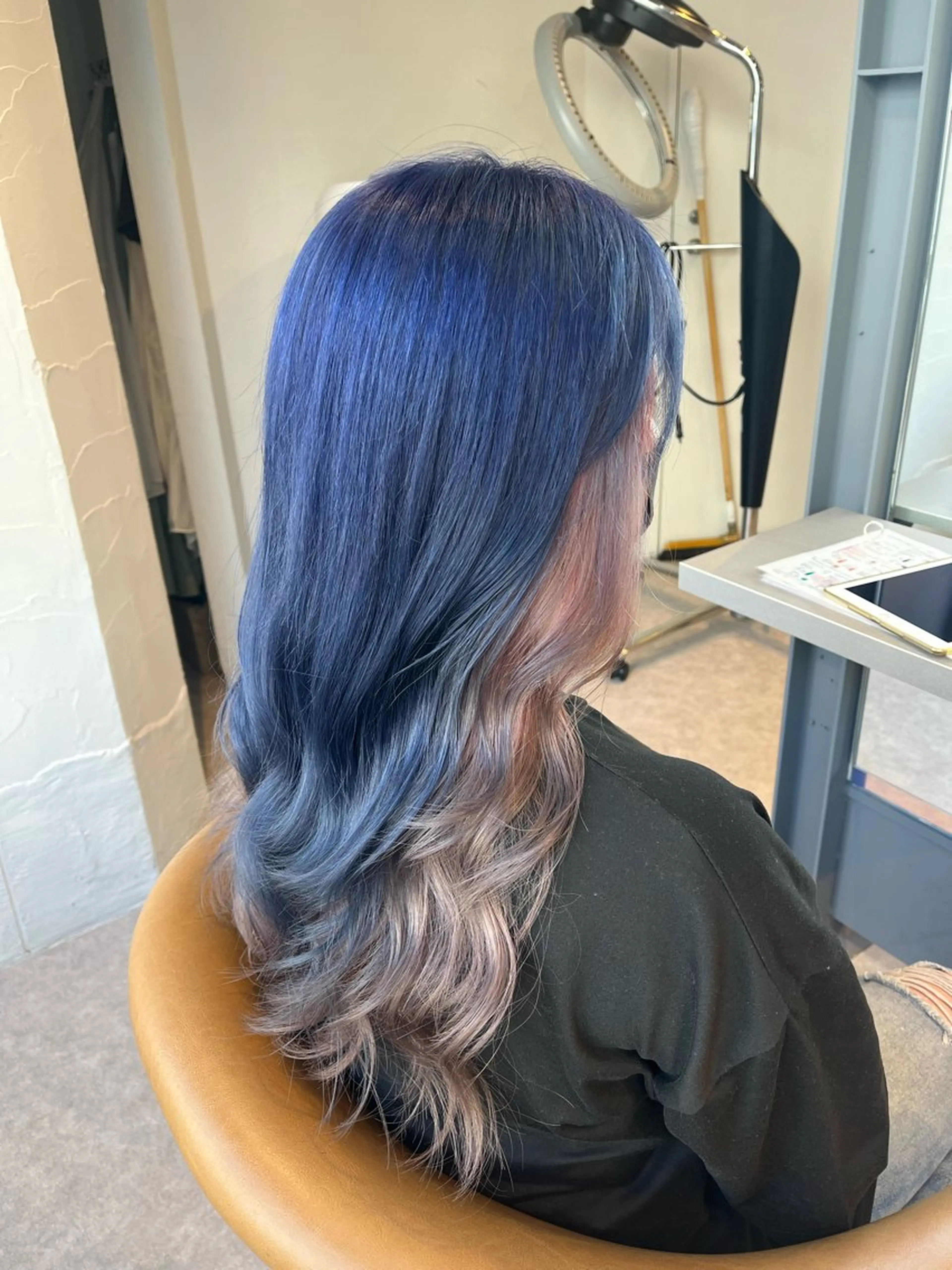 ロング カラー ヘアカラー うしだ かおるのヘアスタイル