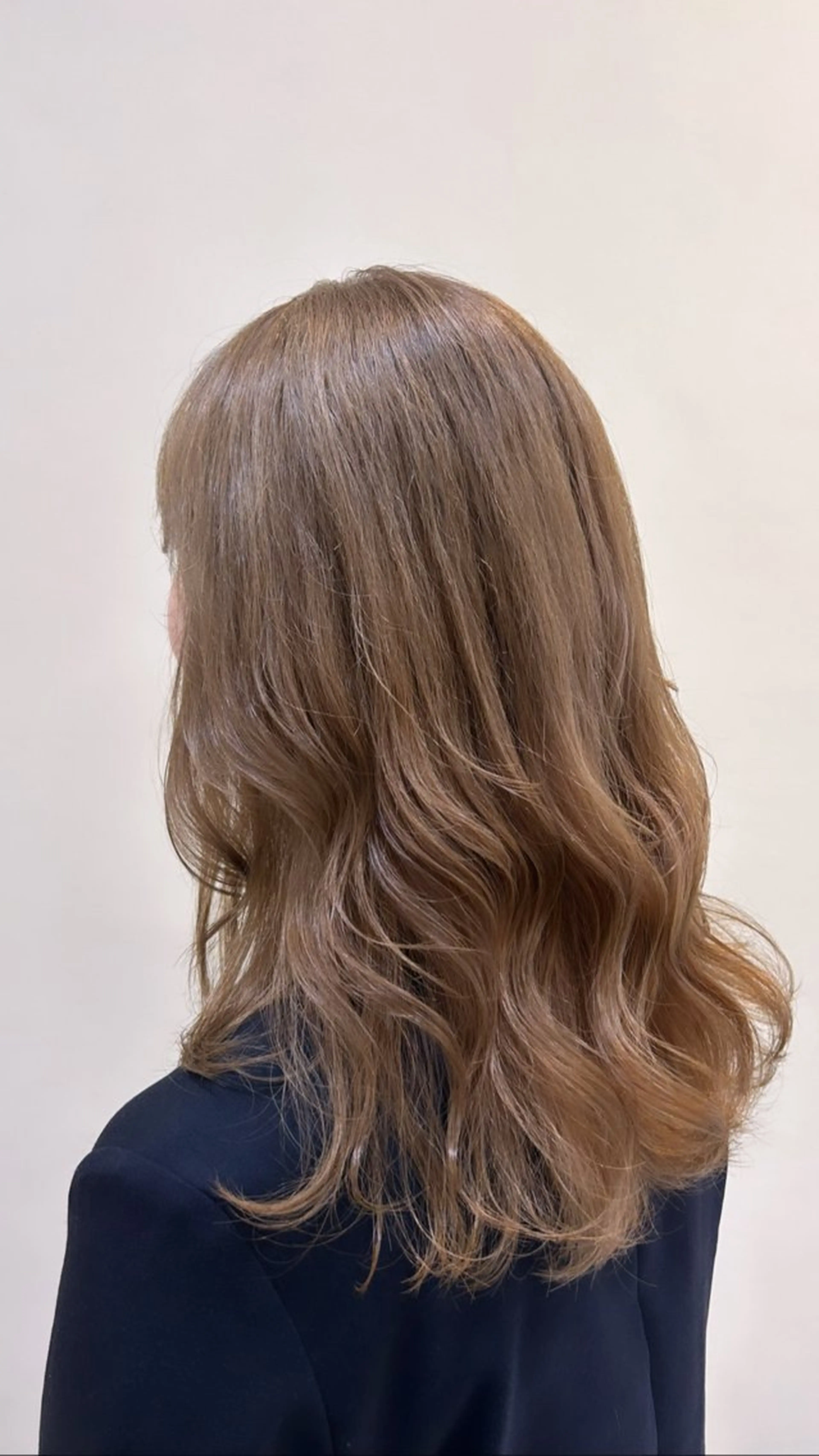 セミロング カラー ベージュカラー ブリーチ 赤星 さえのヘアスタイル