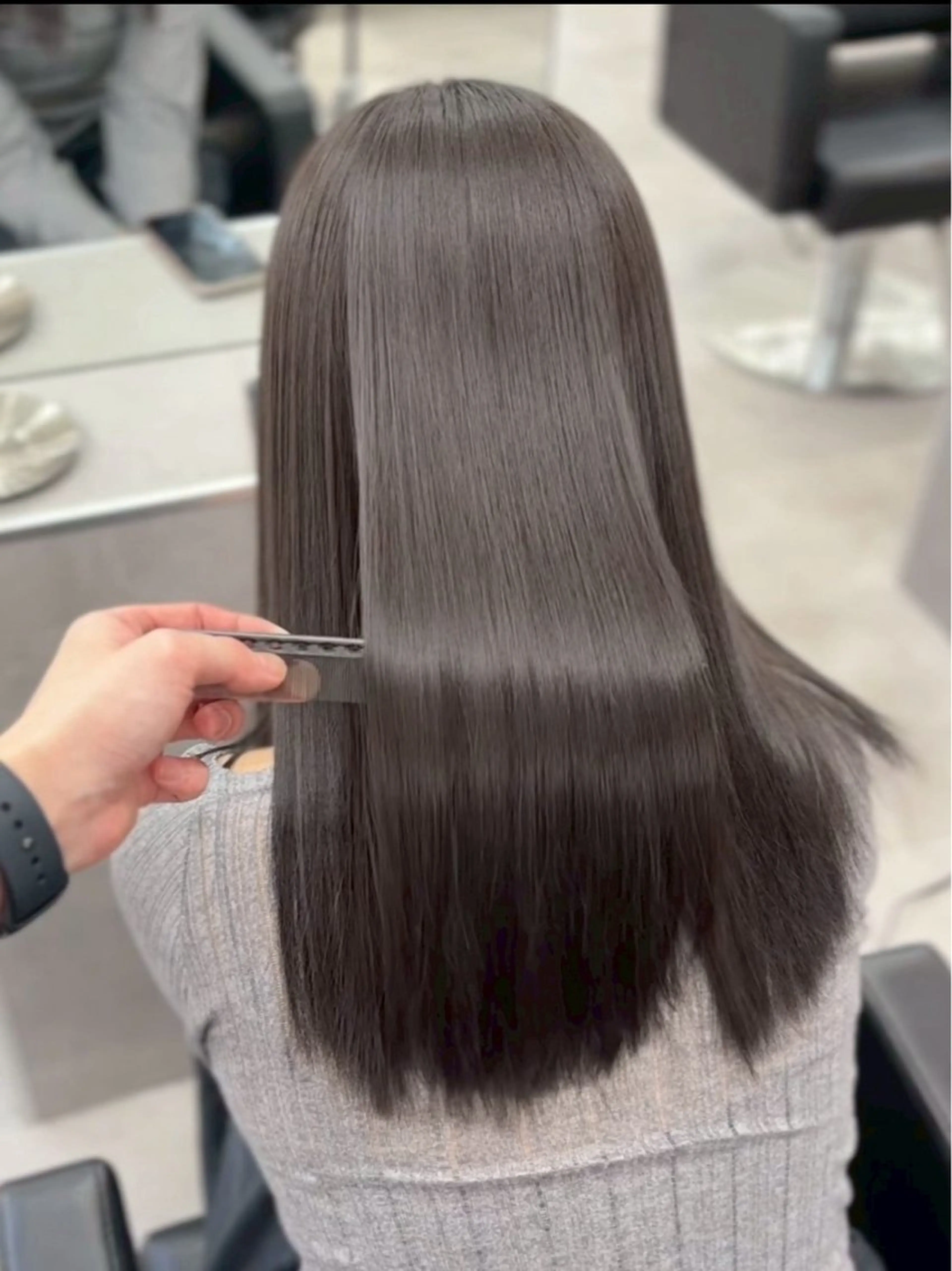 セミロング 縮毛矯正 💎神戸三宮puty _ai✨💎のヘアスタイル