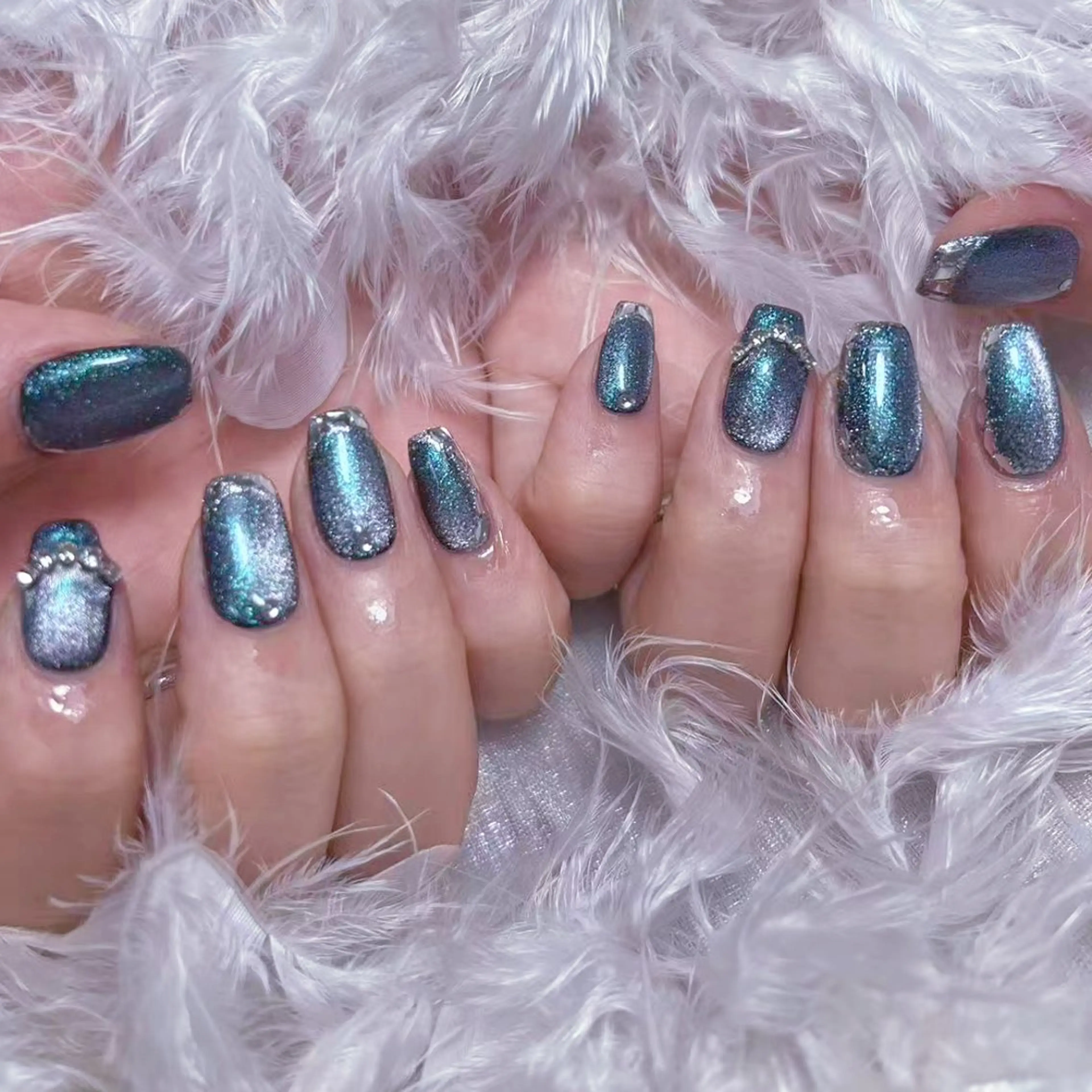 ミディアム 韓国風ヘア ハンドネイル DIAMOND Nail☁️のネイルデザイン