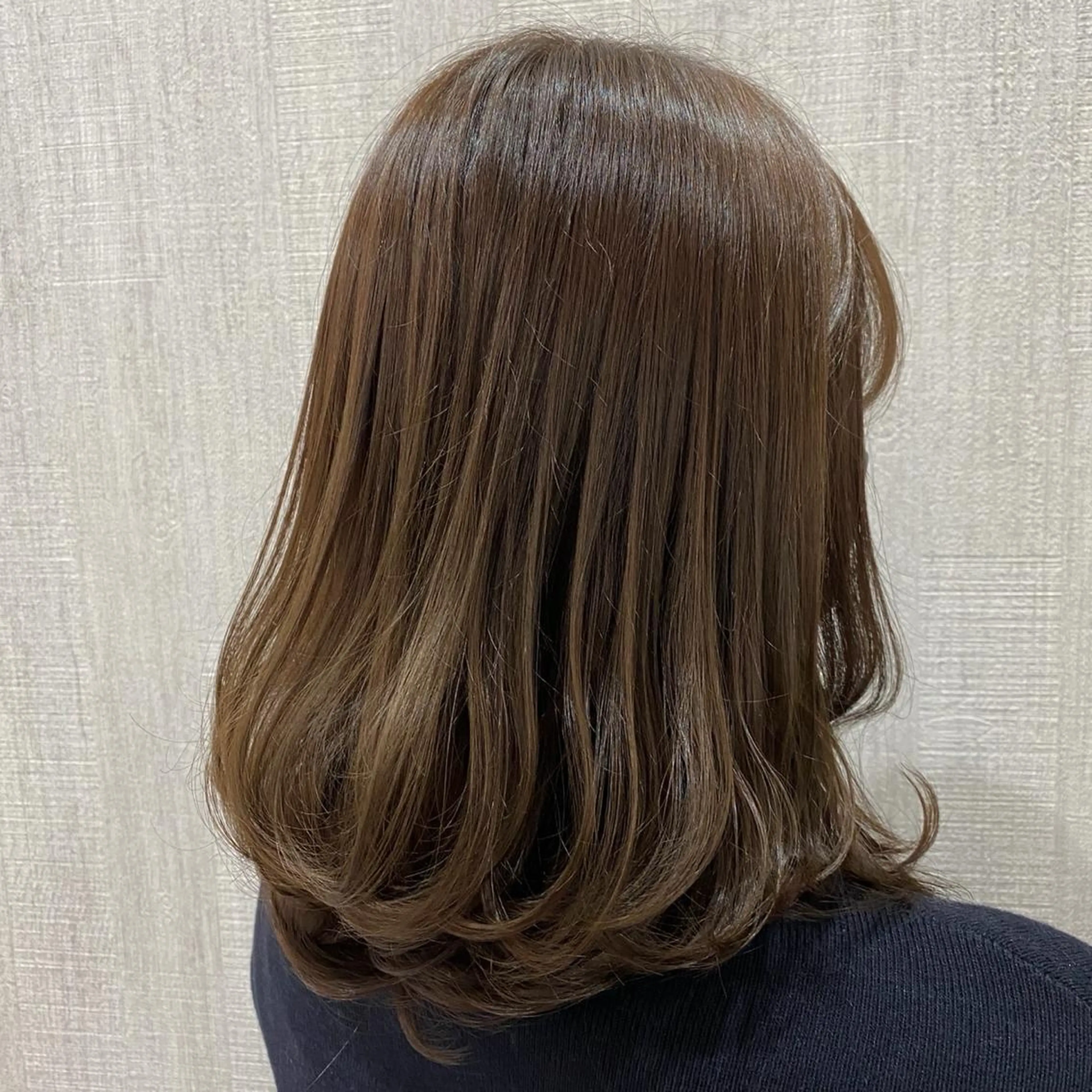 ミディアム カラー カット 🫧透け感⋆艶髪💎 山口アヤカのヘアスタイル