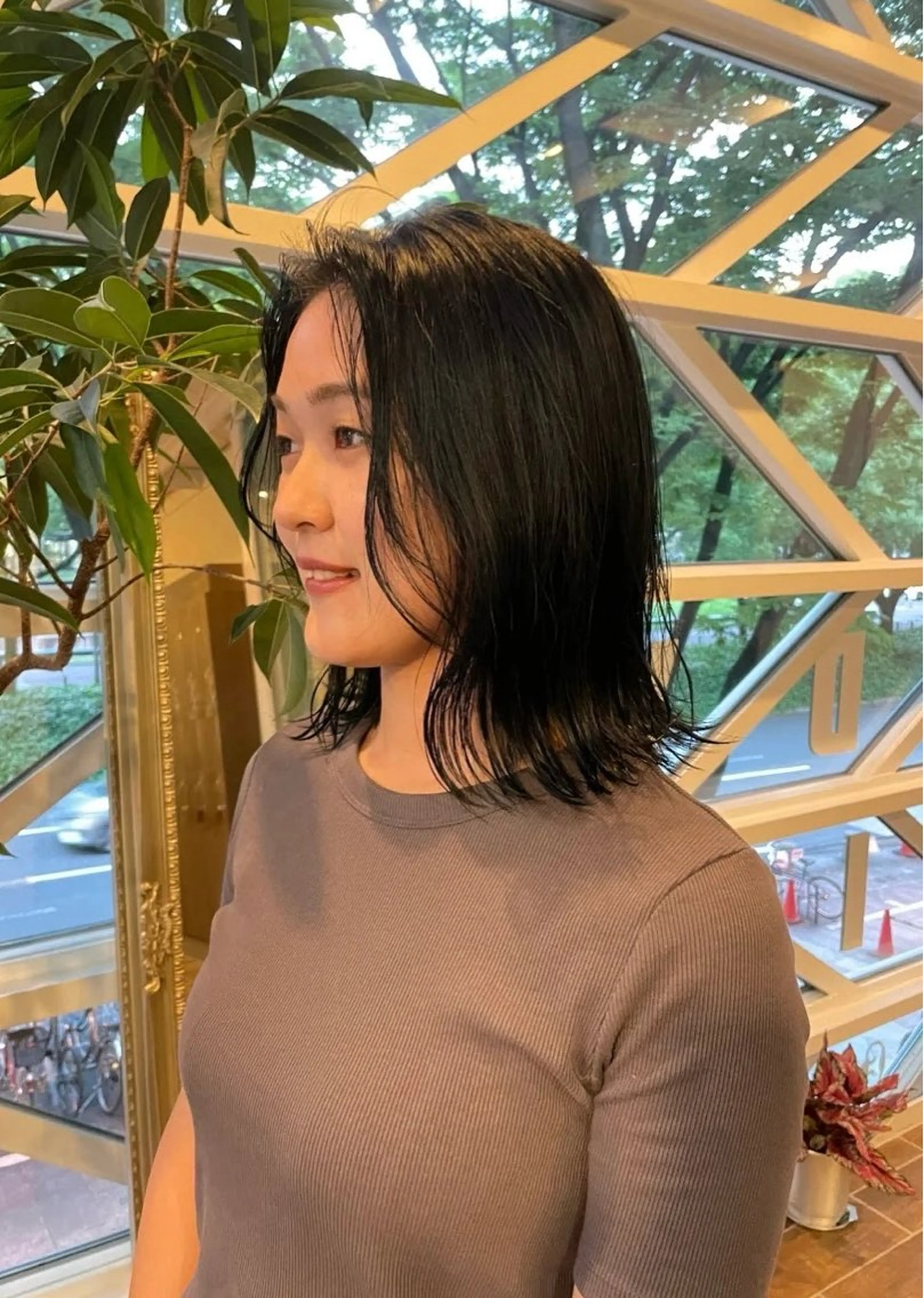 ミディアム カラー ヘアカラー 西 優衣奈のヘアスタイル