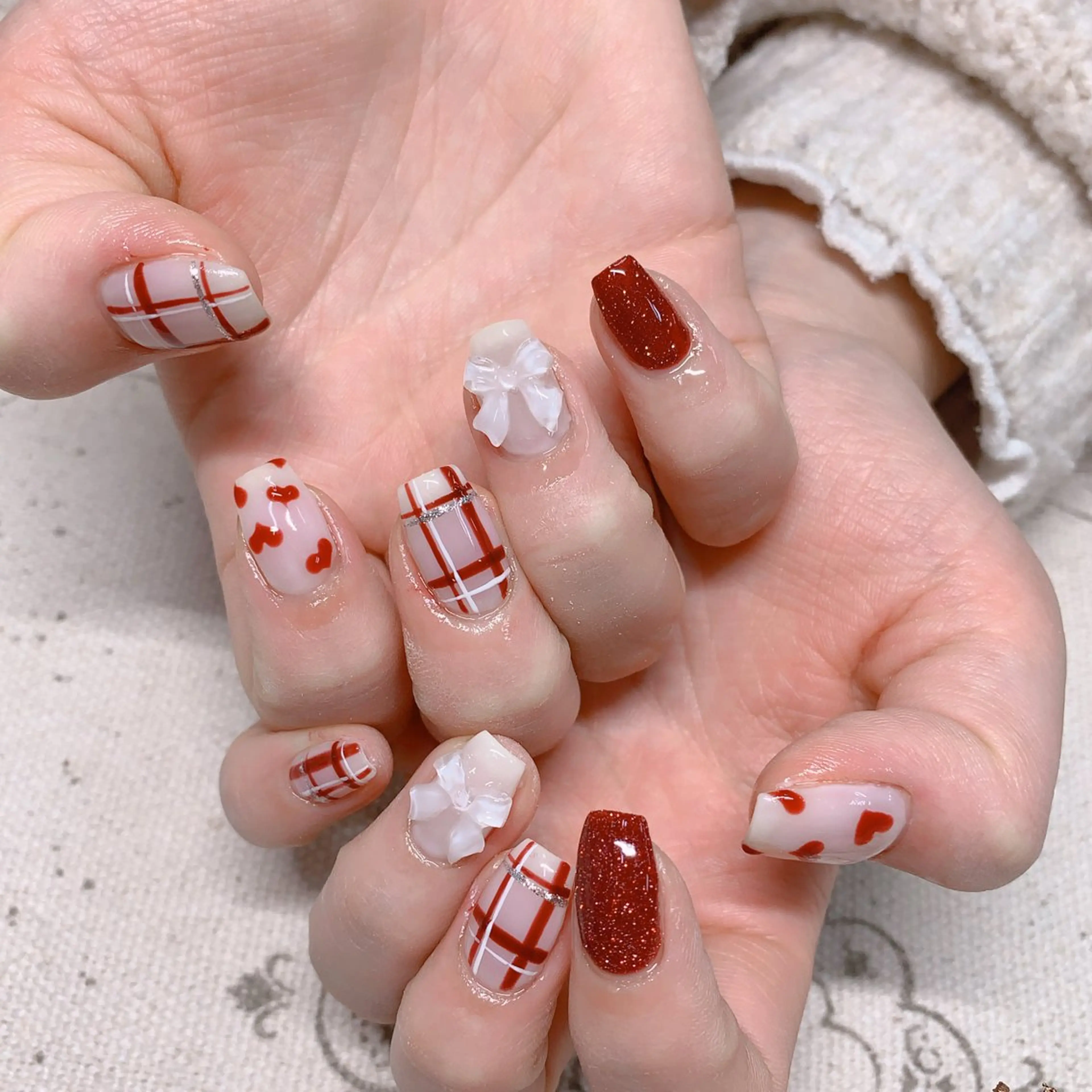 ネイル オーロラネイル 長さ出し フットネイル ジェルネイル キラキラネイル ハンドネイル インフィニティ ネイルサロンのネイルデザイン