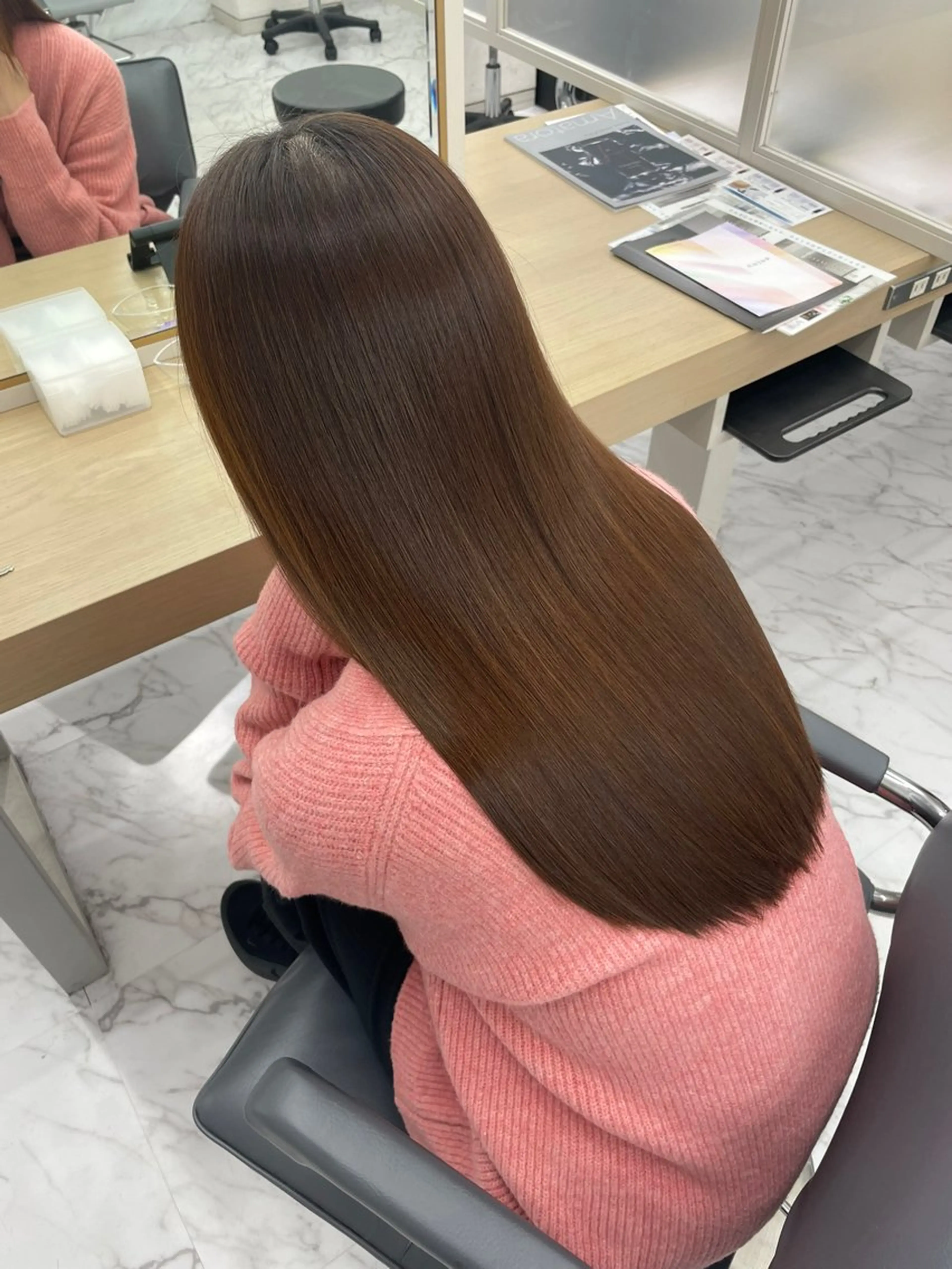 セミロング カット 縮毛矯正 トリートメント youres hair 新宿3丁目店所属・💎髪質改善✖︎ ハイトーン💎柴田のヘアスタイル