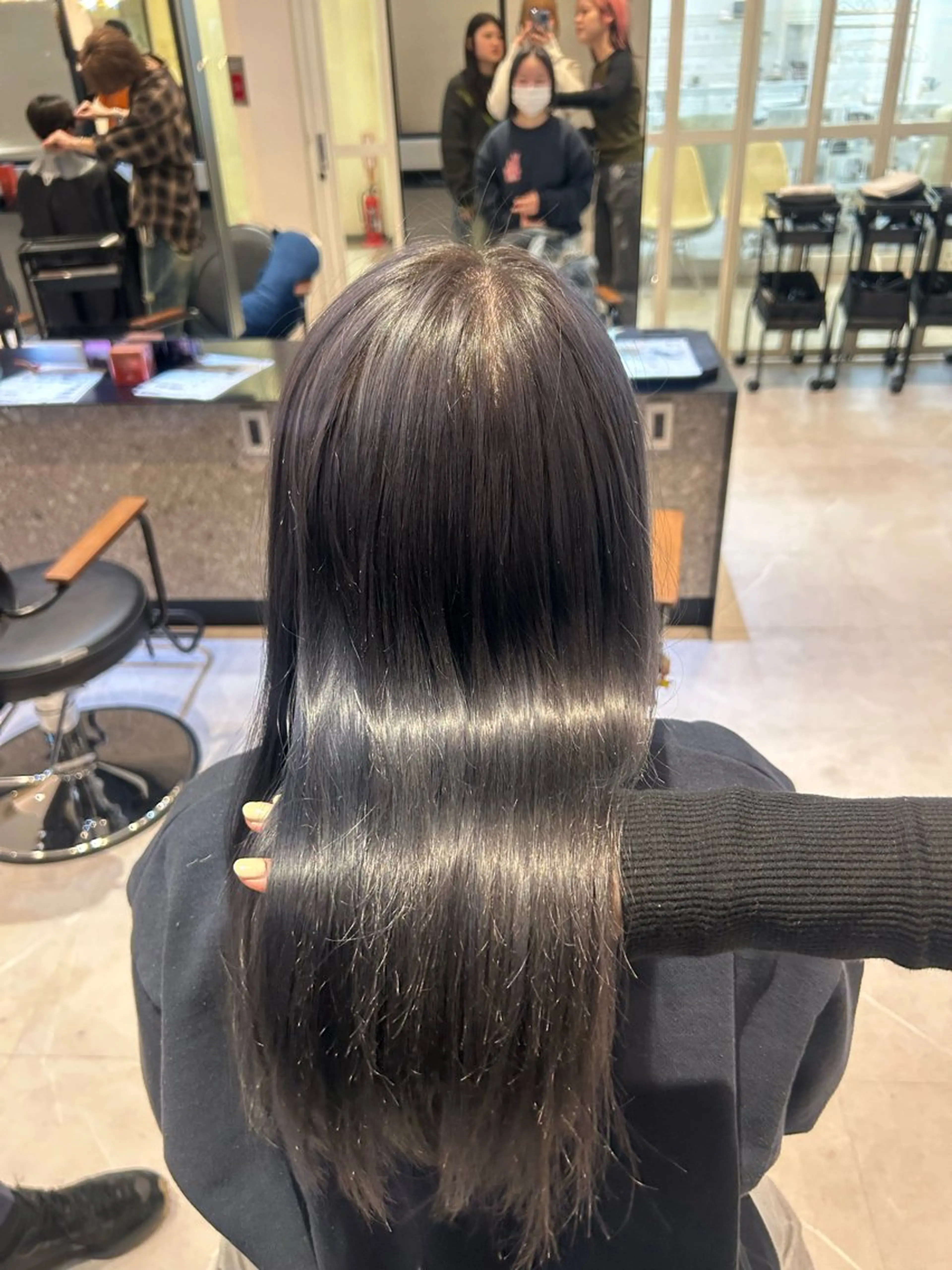 ミディアム カラー 黒髪 ブルーカラー ブルーブラック ヘアカラー トリートメント 縮毛矯正/カット/ 韓国ヘア/蛯原🍤のヘアスタイル