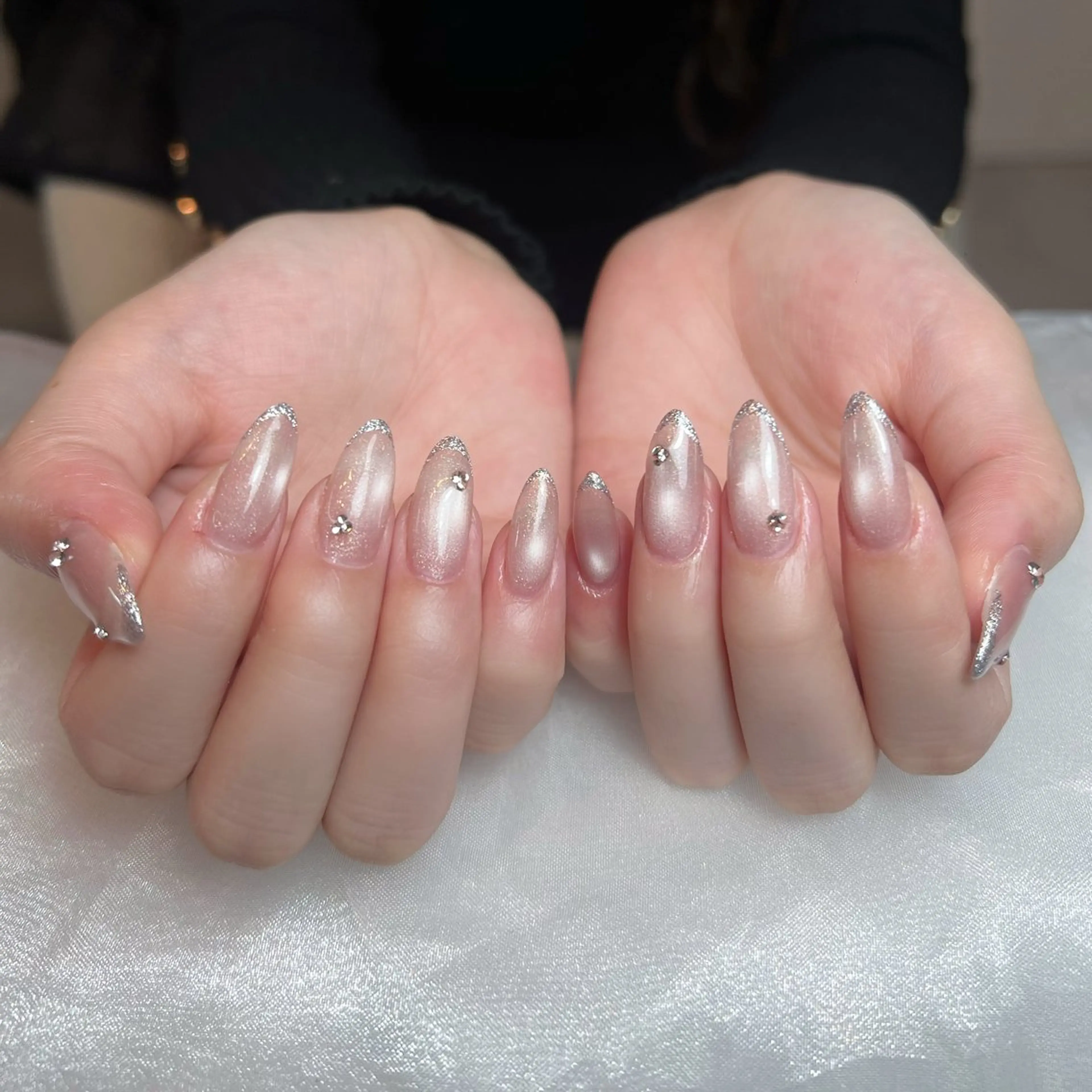 ネイル オーロラネイル ボルドー ブラウン 氷ネイル・うるうるネイル キラキラネイル ハンドネイル Julli NailStudioのネイルデザイン