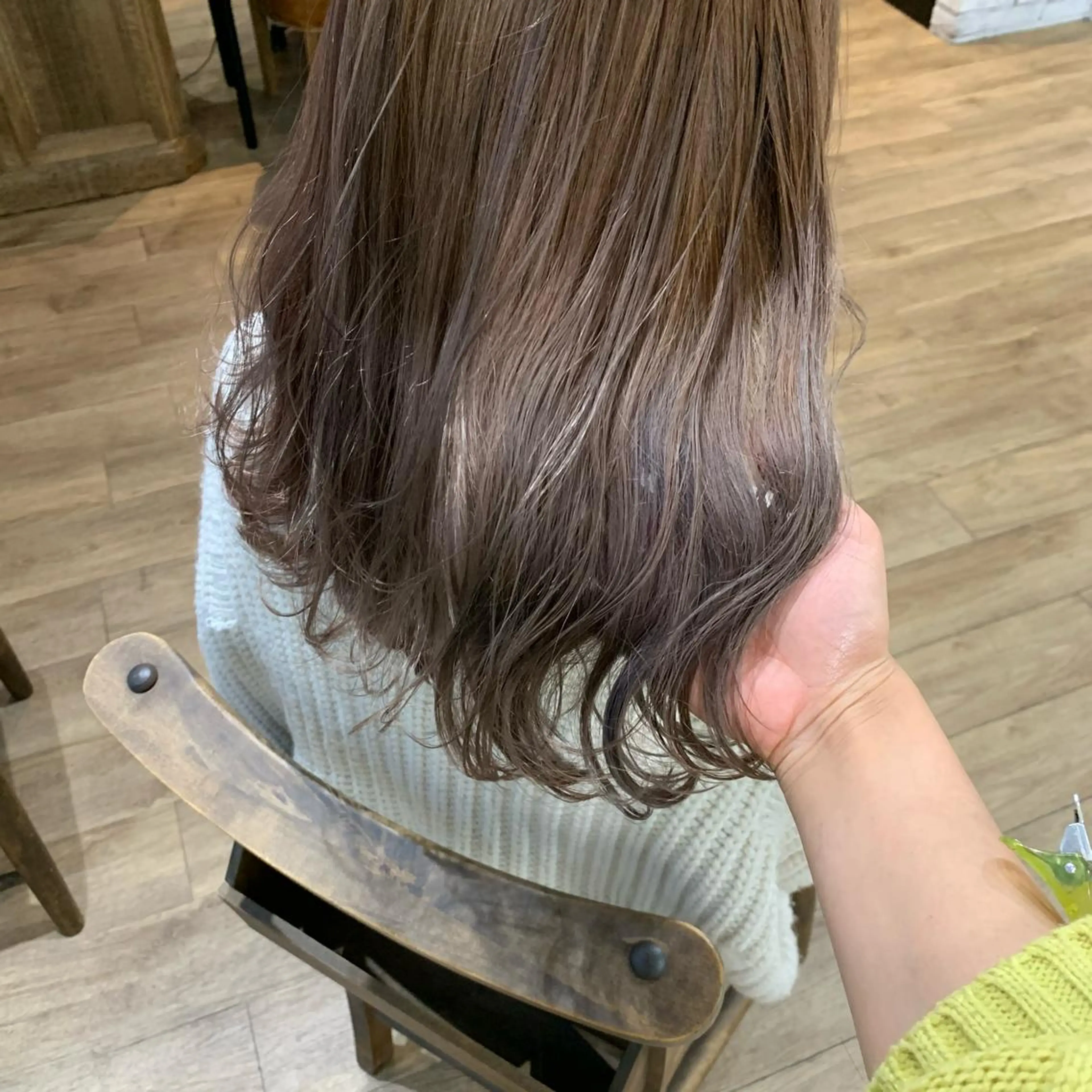 セミロング カラー ベージュカラー ラベンダーカラー ラベンダーベージュ カット ヘアカラー トリートメント レイヤー/顔周り /AKARIのヘアスタイル