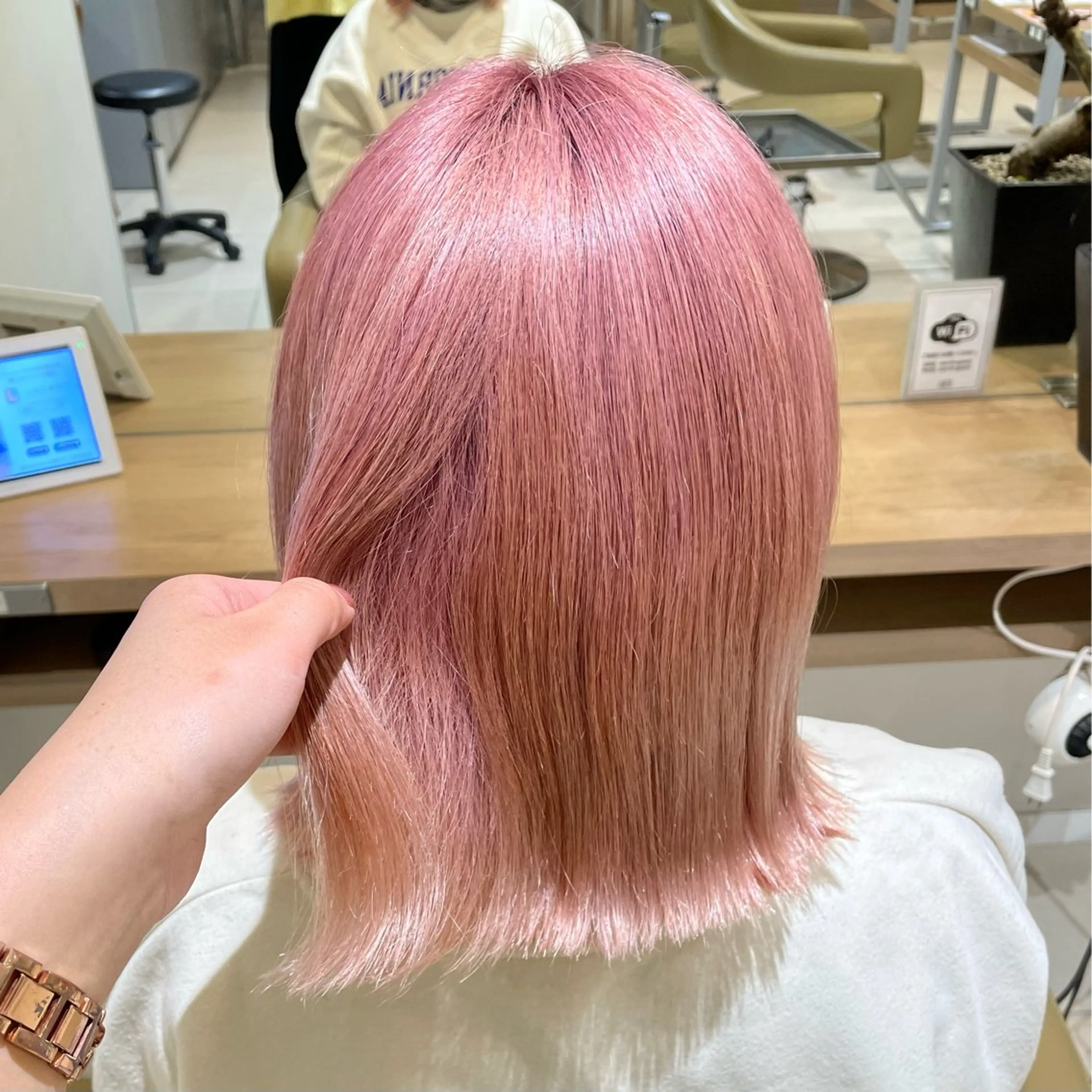 ミディアム カラー ヘアアレンジ 高円寺/艶カラー/ レイヤーカットのヘアスタイル