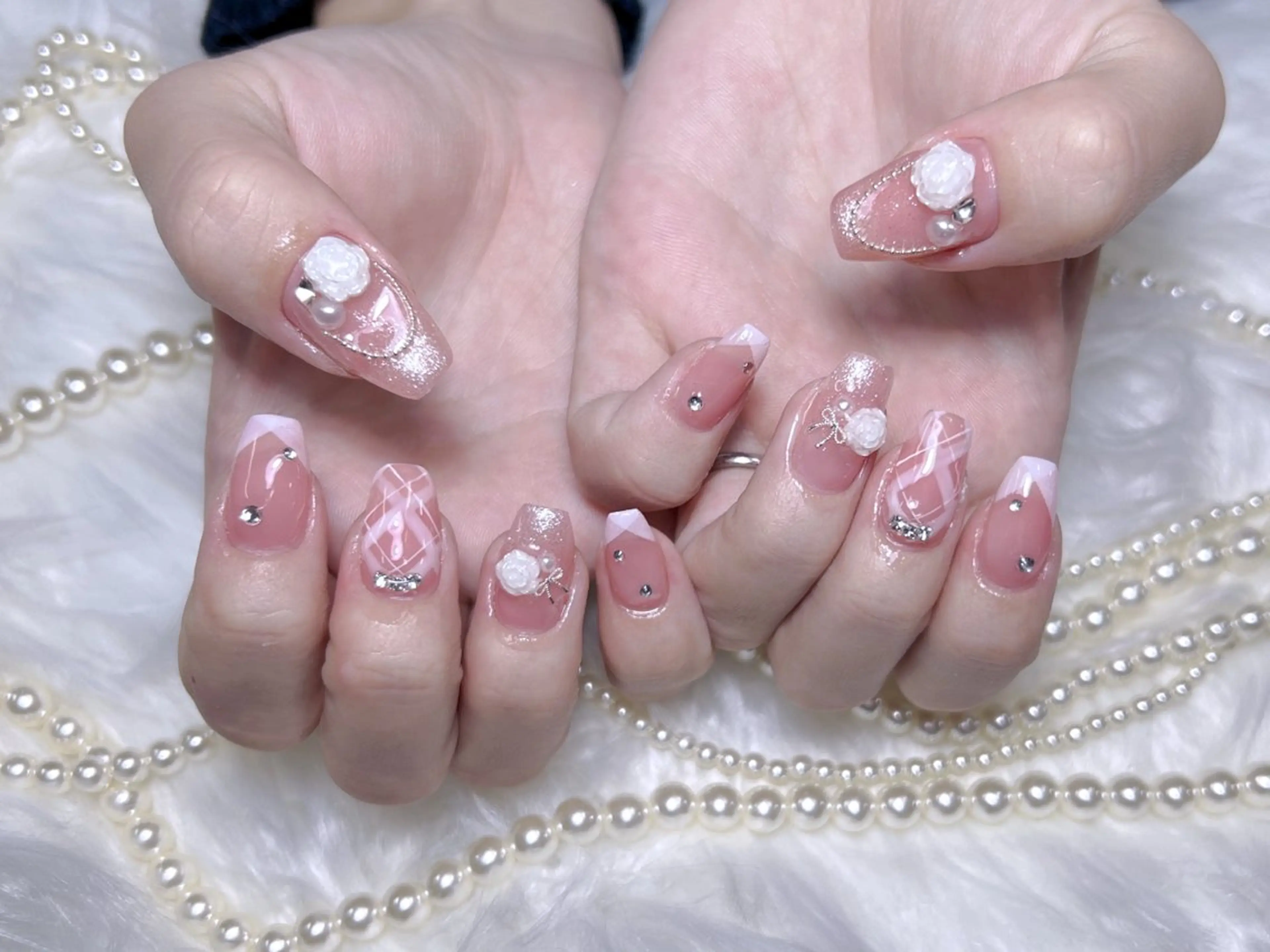 ネイル 長さ出し フレンチネイル ガラスフレンチ キラキラネイル マグネットネイル ハンドネイル Moa nailのネイルデザイン