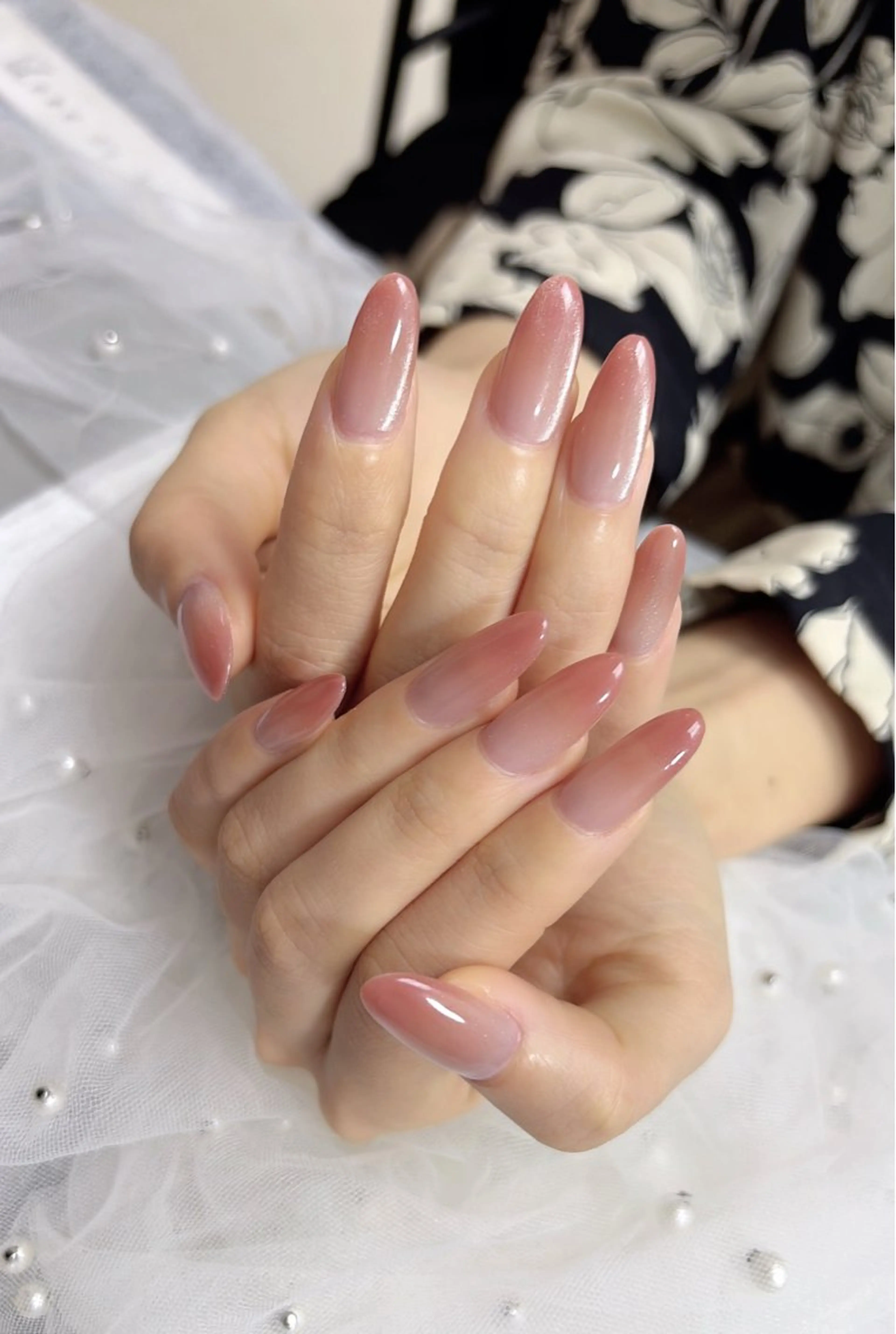 ネイル オーロラネイル 長さ出し フットネイル 韓国ネイル ラメ(グリッター) ハンドネイル 👍thumbs up nail👍のネイルデザイン