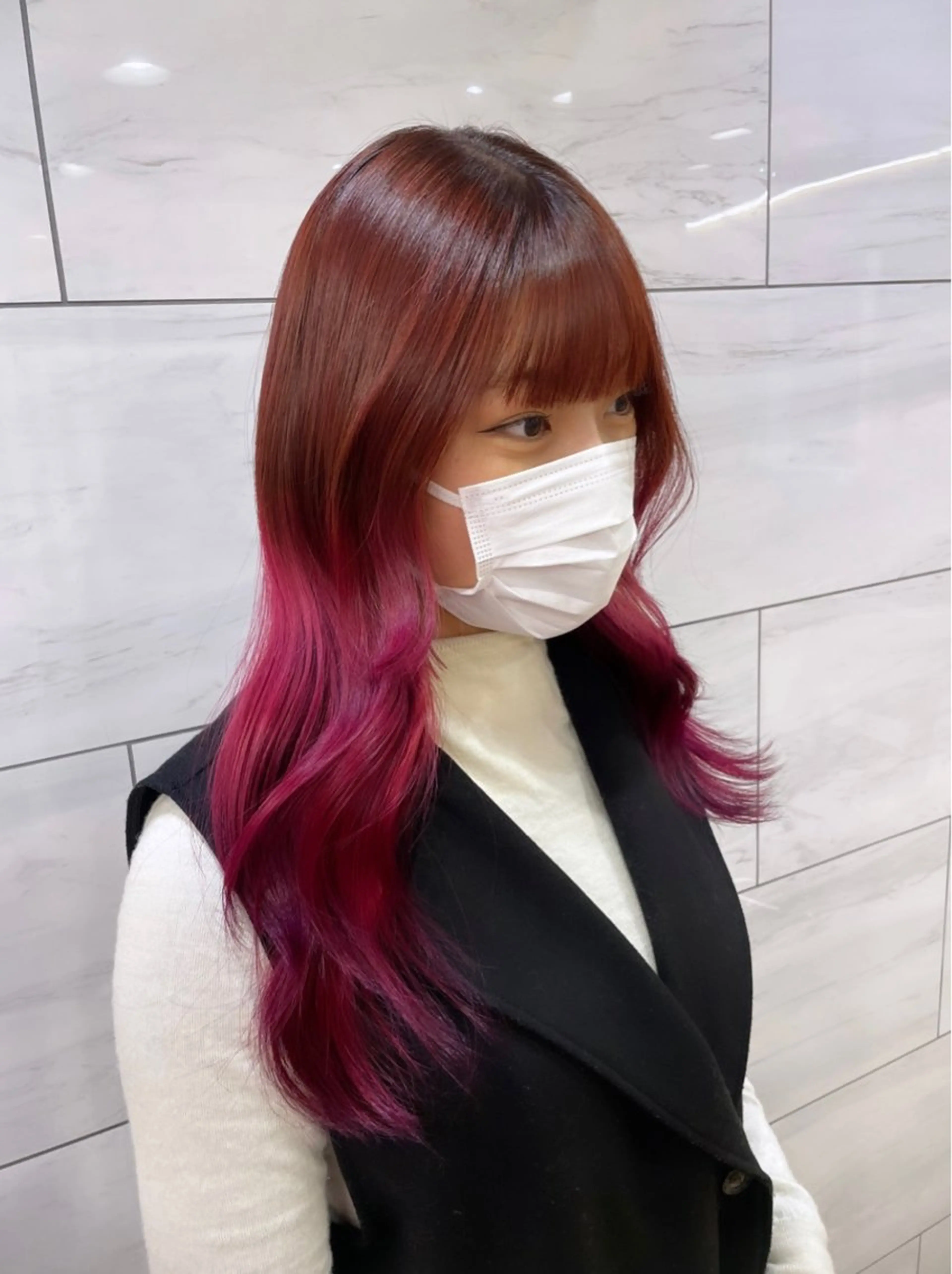 セミロング カラー ブリーチ ヘアカラー トリートメント 遠藤 美夢のヘアスタイル
