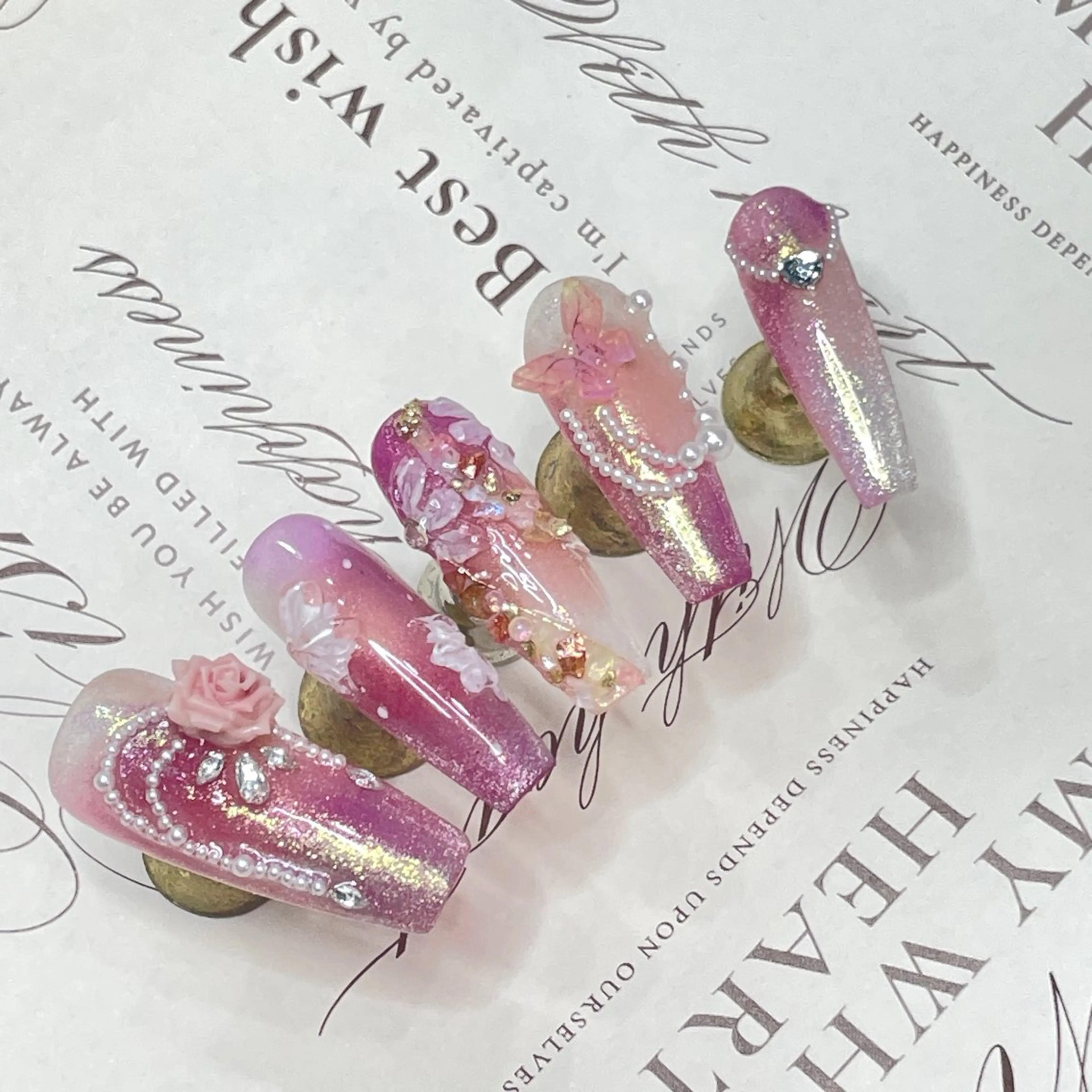 ネイル 【パラジェル/マグネット/長さだし/持ち込み】RanRan NailSalon 池袋所属・サイ ミライのネイルデザイン