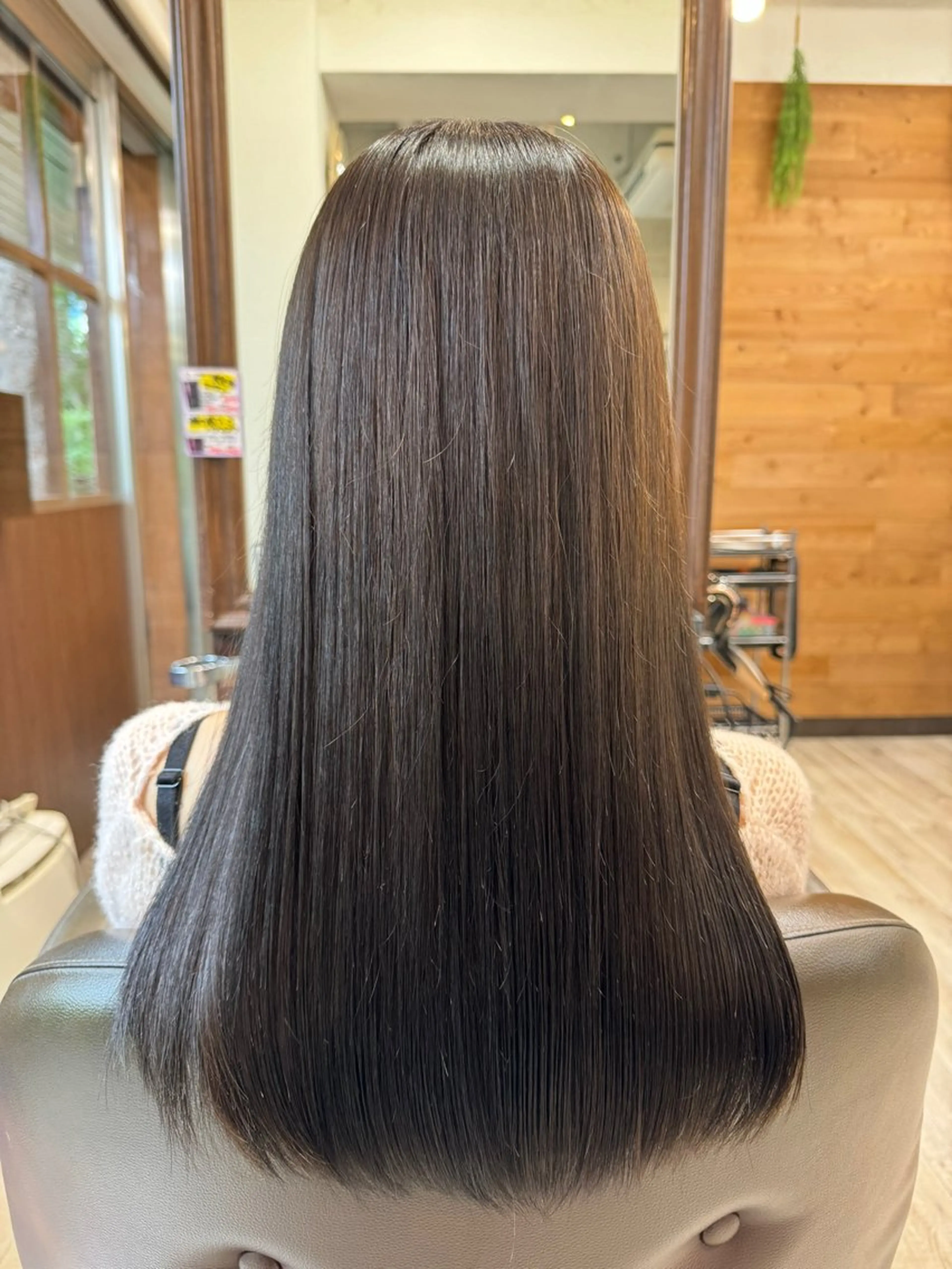 ロング ヘアカラー トリートメント 河端 悠花のヘアスタイル