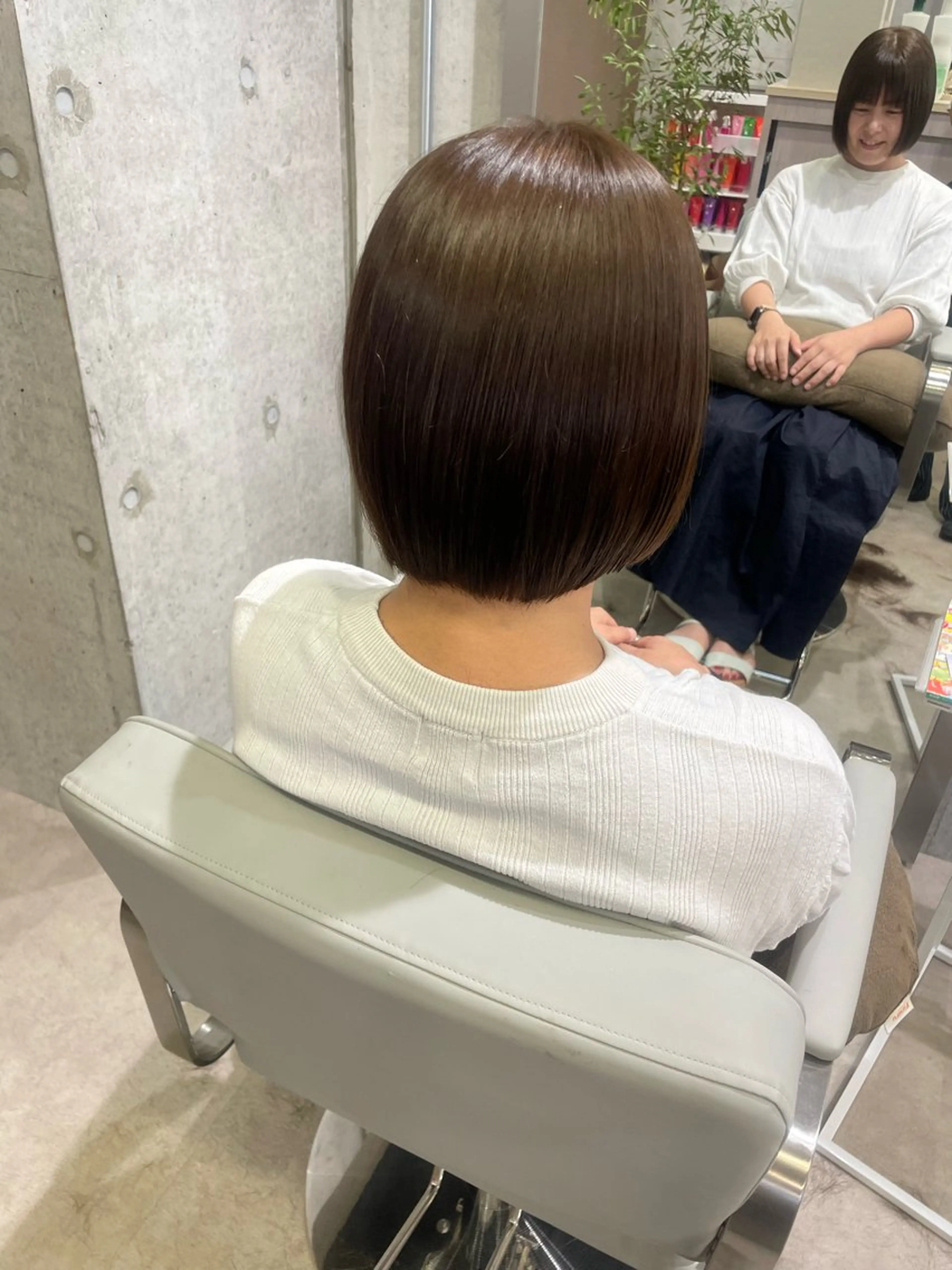 ショート カラー オリーブカラー ボブ カット ヘアカラー トリートメント MASHIRO💎 透明感カラー/カットのヘアスタイル
