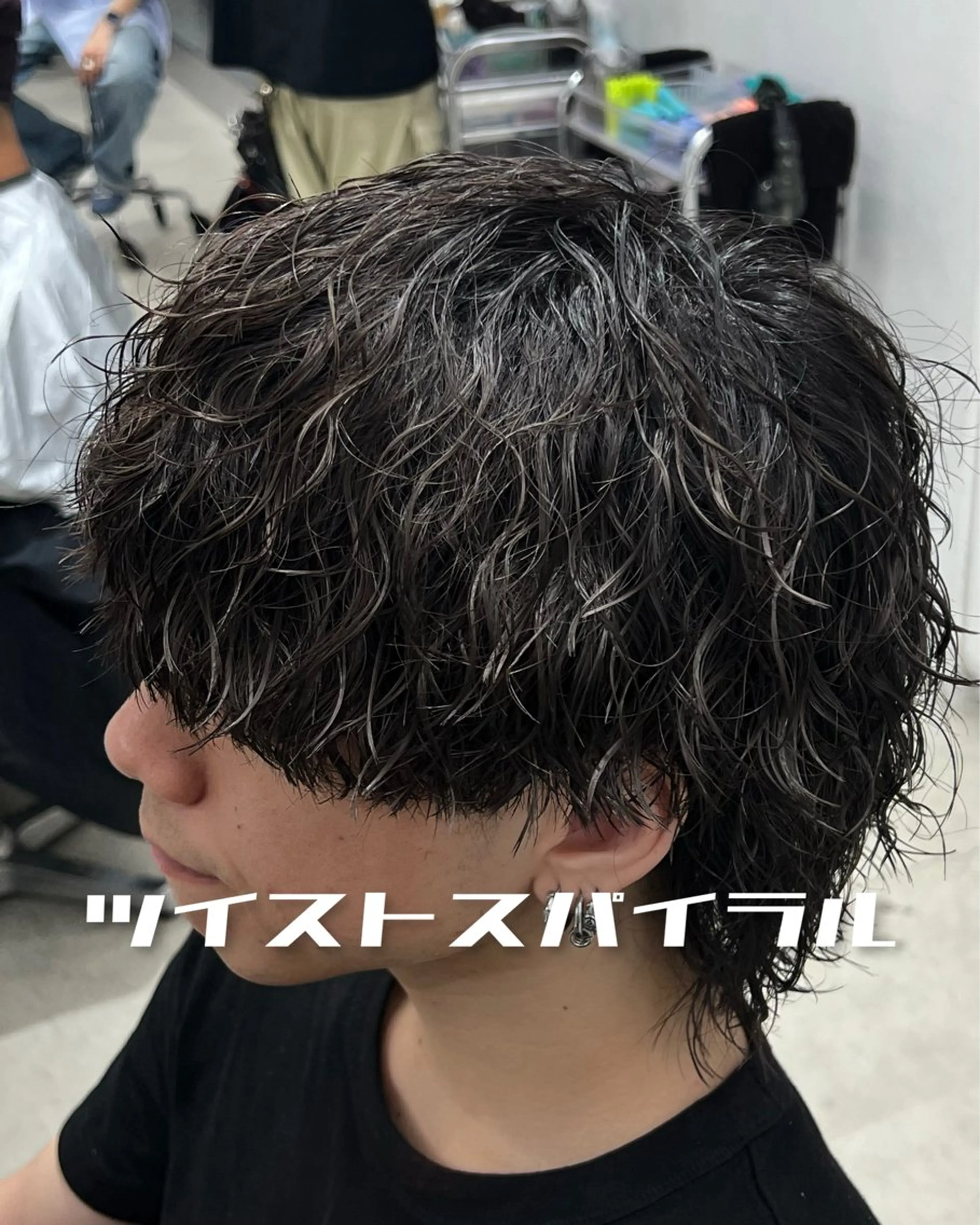 ミディアム パーマ メンズ ミディアムパーマ センターパート マッシュ メンズパーマ プードルパーマ カット パーマ 楽斗/メンズパーマ /シャドウパーマのヘアスタイル