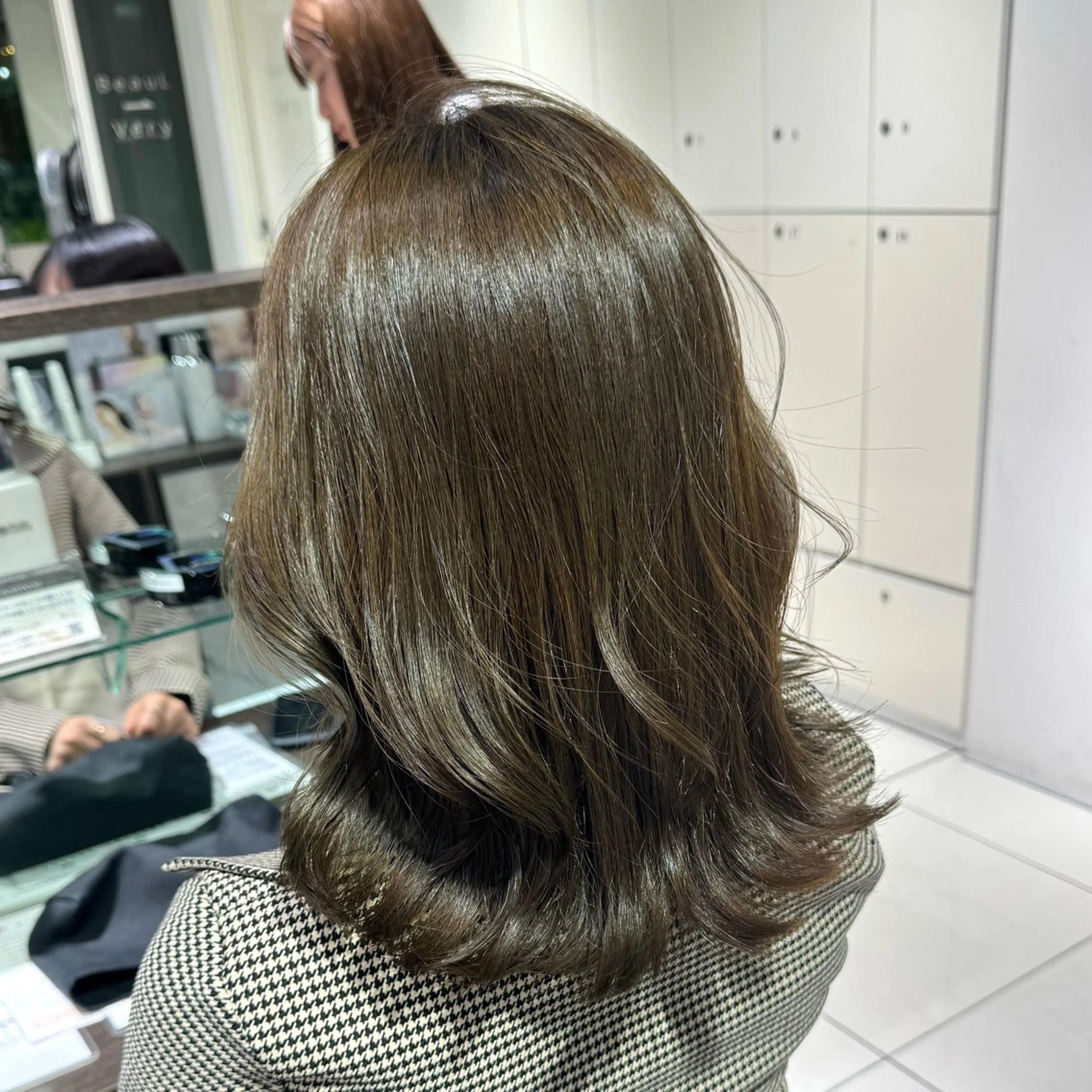 ミディアム カラー ヘアアレンジ ヘアカラー ブリーチなしカラー /ベージュ/安形翔のヘアスタイル