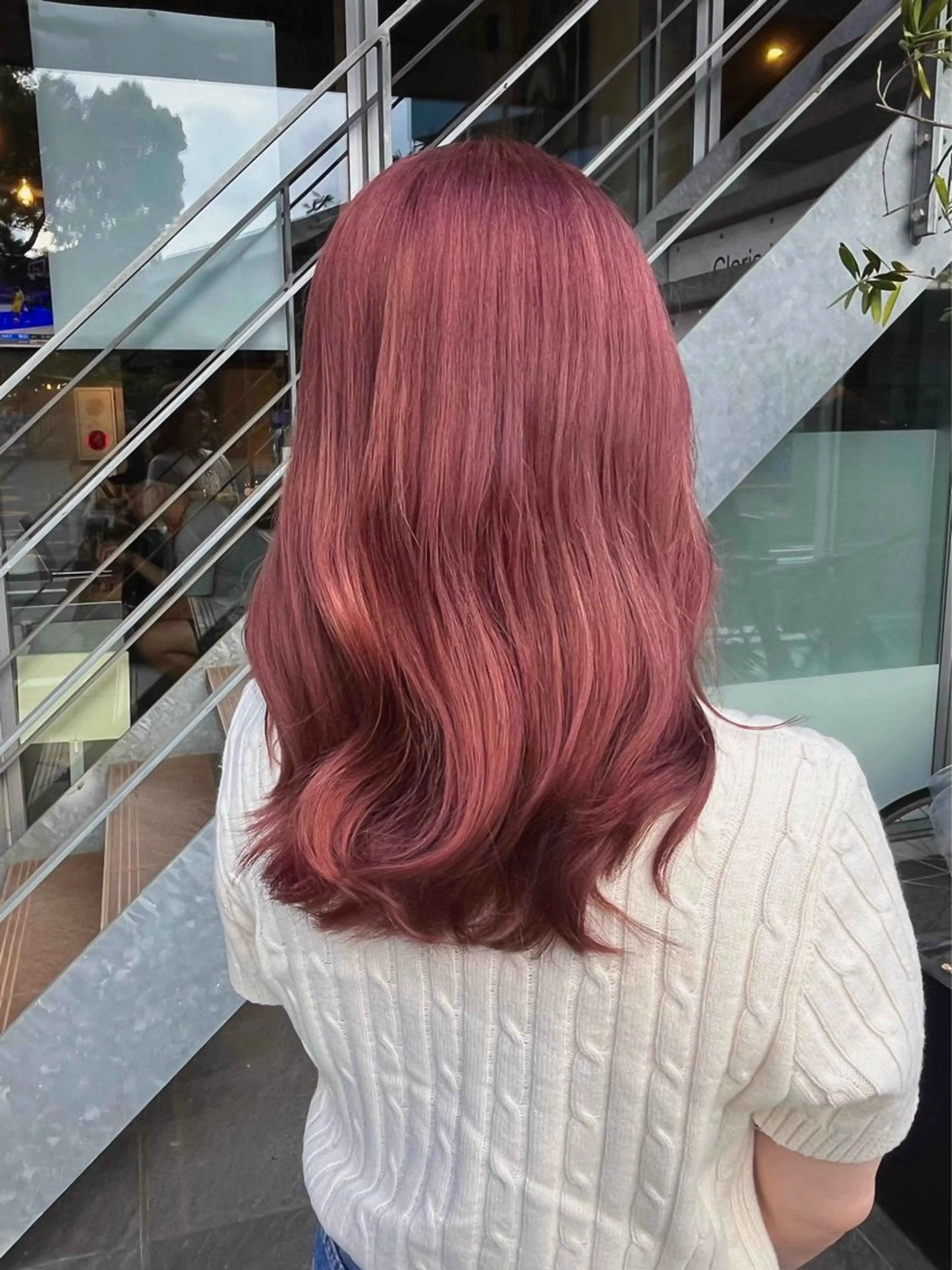 カラー イケハラ ナナミのヘアスタイル