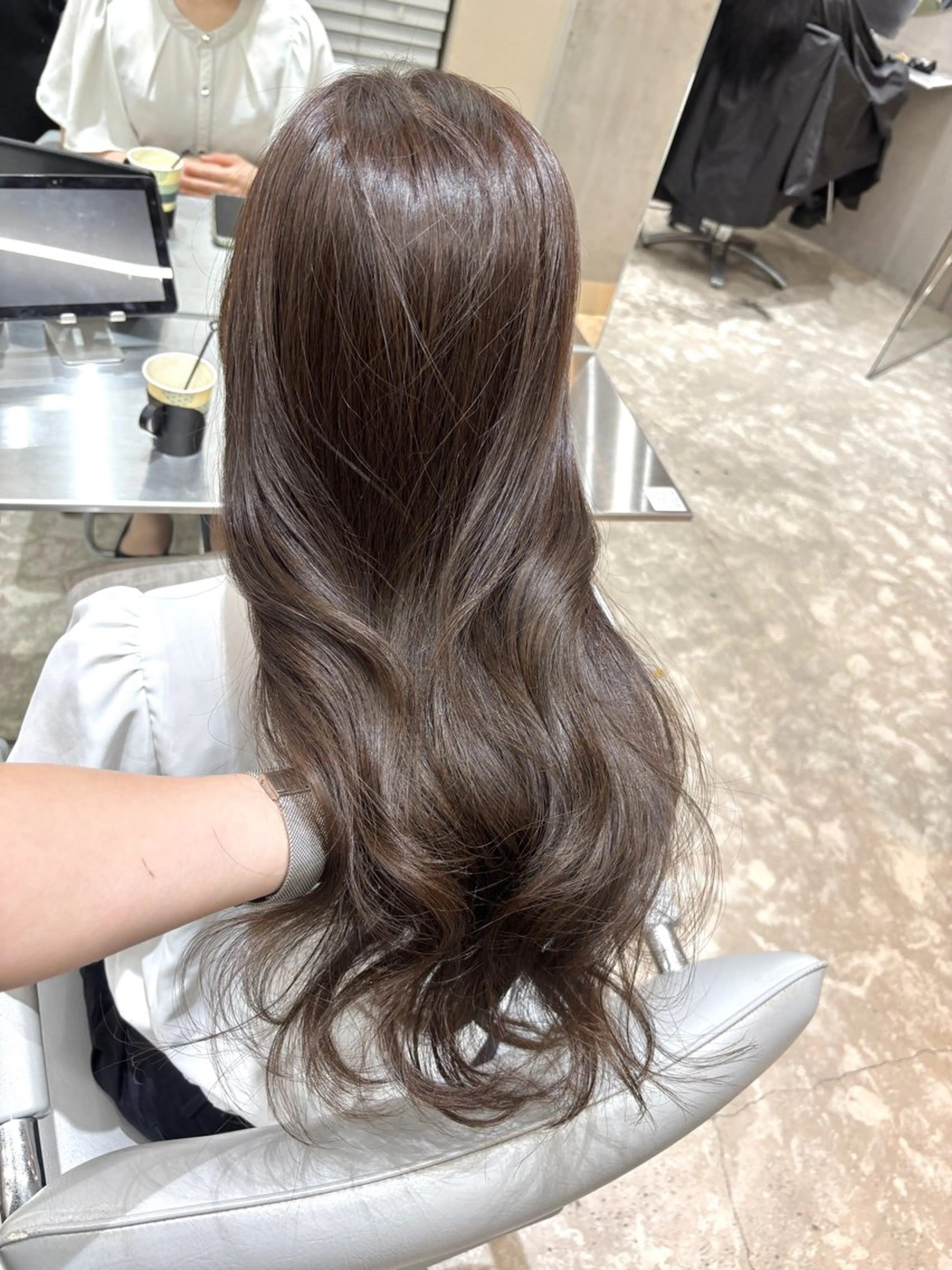 ロング カット ヘアカラー コトネ🫧 韓国風レイヤーカットのヘアスタイル