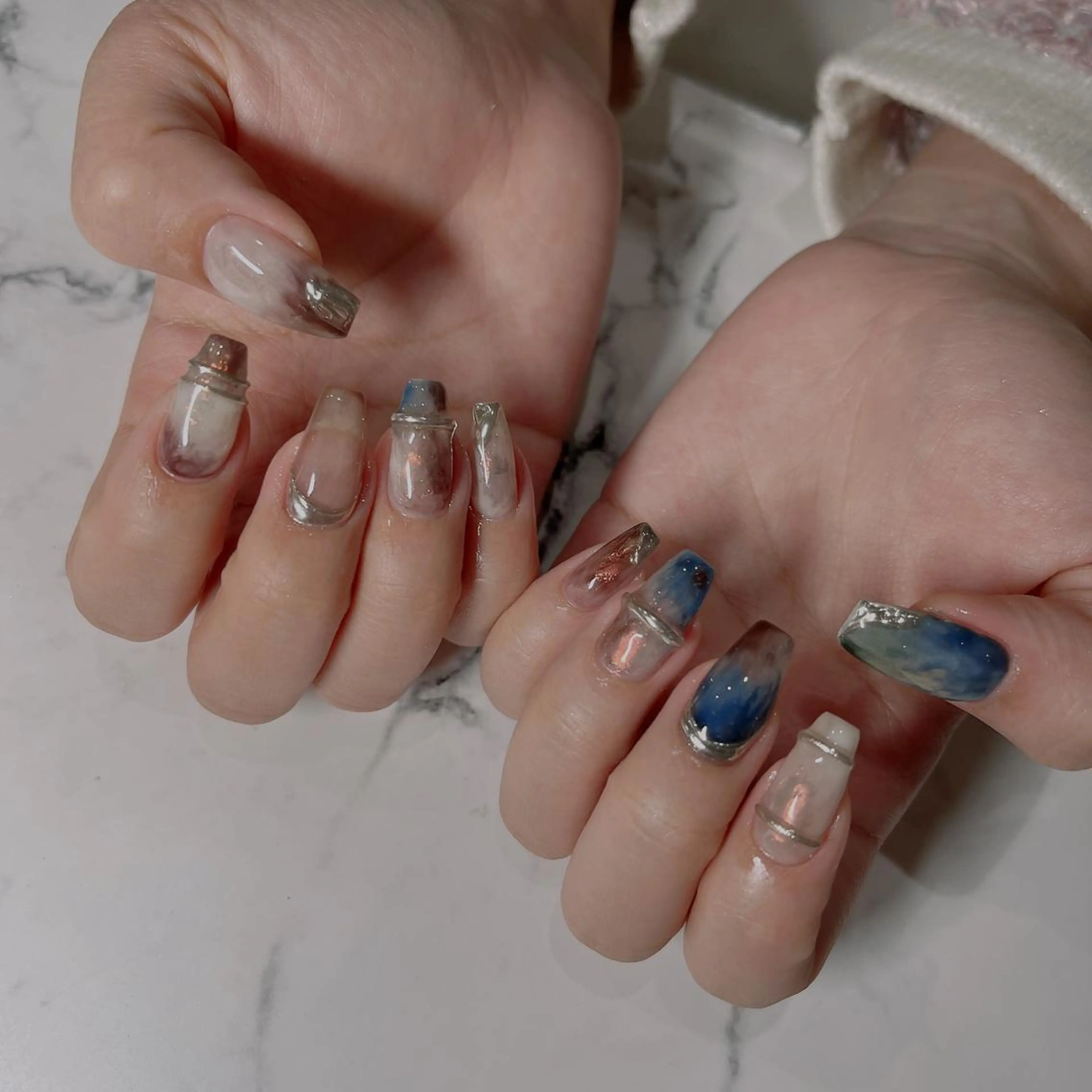 ネイル フットネイル フレンチネイル ジェルネイル ラメ(グリッター) ラメグラデーション ハンドネイル NEO Beauty Salon所属・𝐍𝐄𝐎 𝐉𝐔𝐑𝐈のネイルデザイン