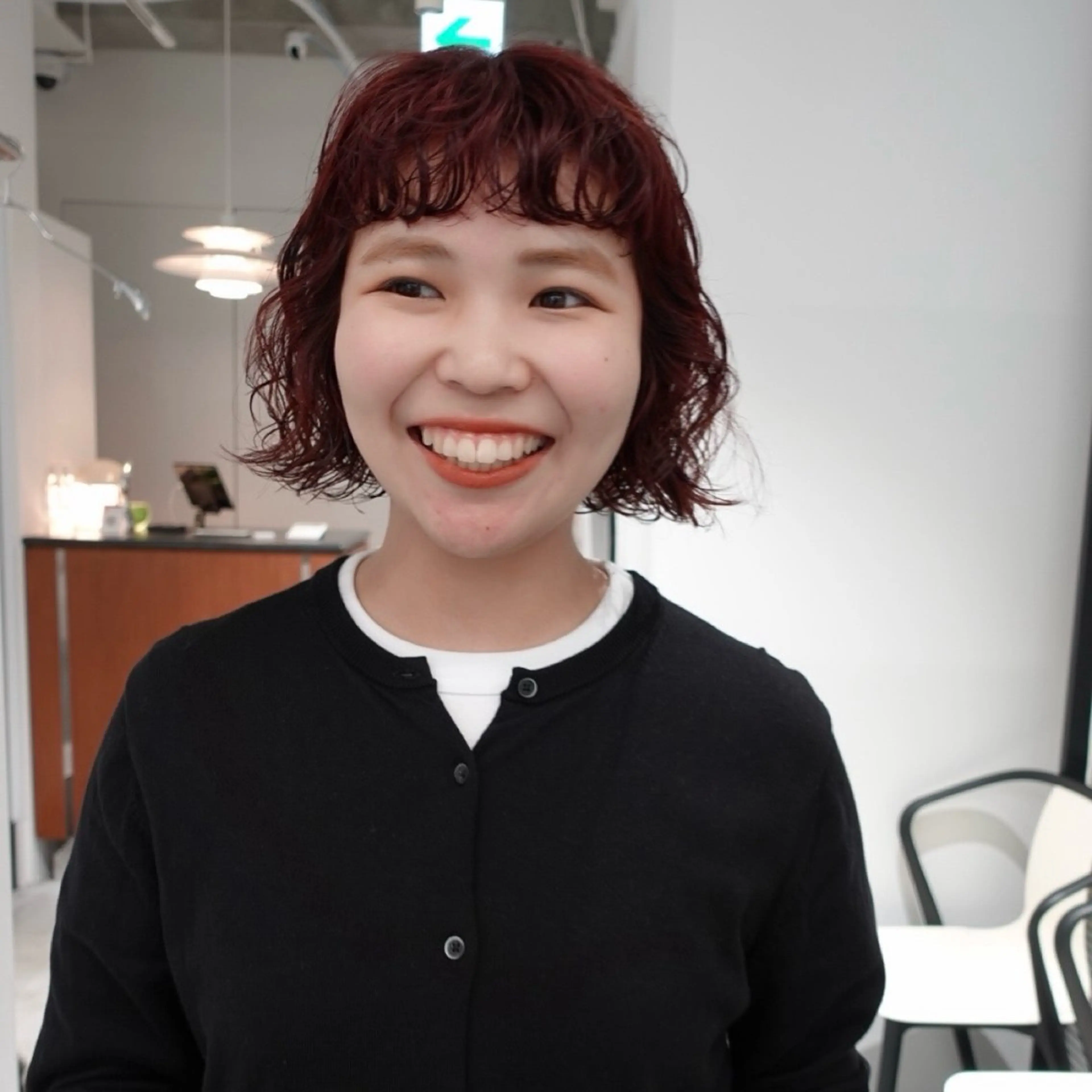 ショート カラー パーマ ヘアアレンジ ブリーチ ブリーチなしカラー ボブ オン眉 カット ヘアカラー パーマ 🌐サトウ リョウ🌐のヘアスタイル