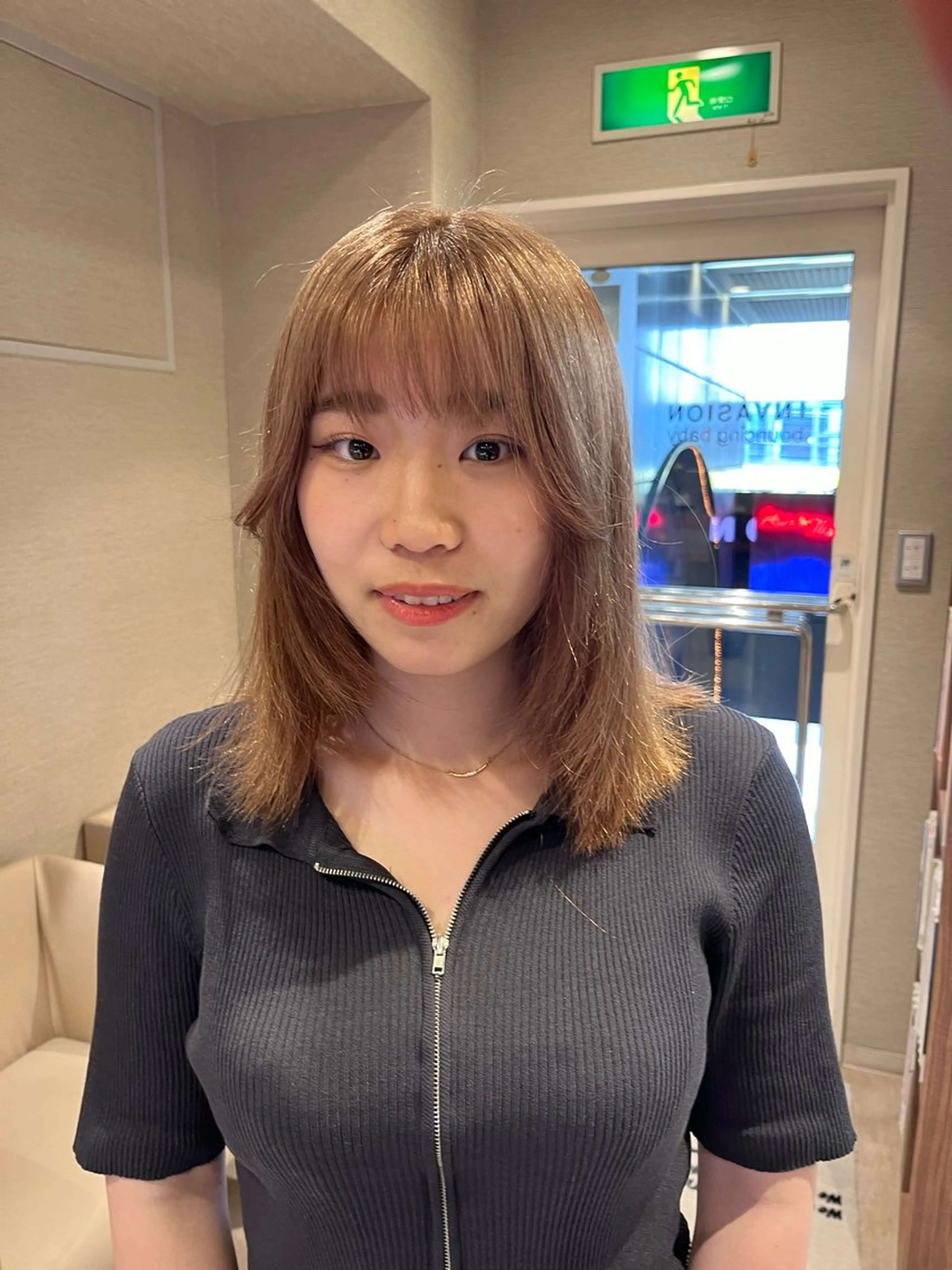 セミロング カラー ブリーチ dogstar小林諒 レイヤー/パーマのヘアスタイル