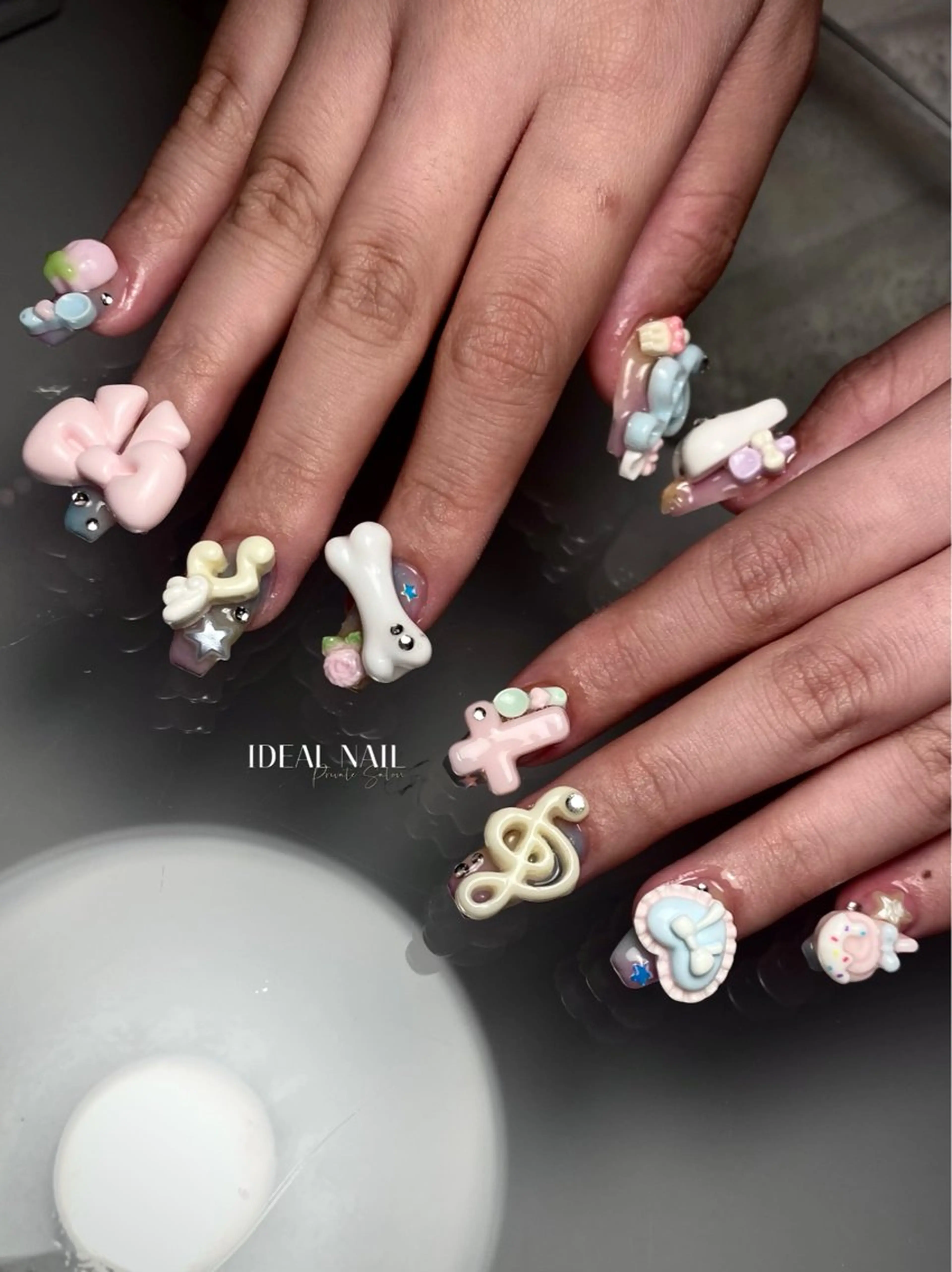 ネイル ハンドネイル IDEAL NAIL Private Nail Salon所属・IDEAL NAIL 【アルコネラ敏美】のネイルデザイン