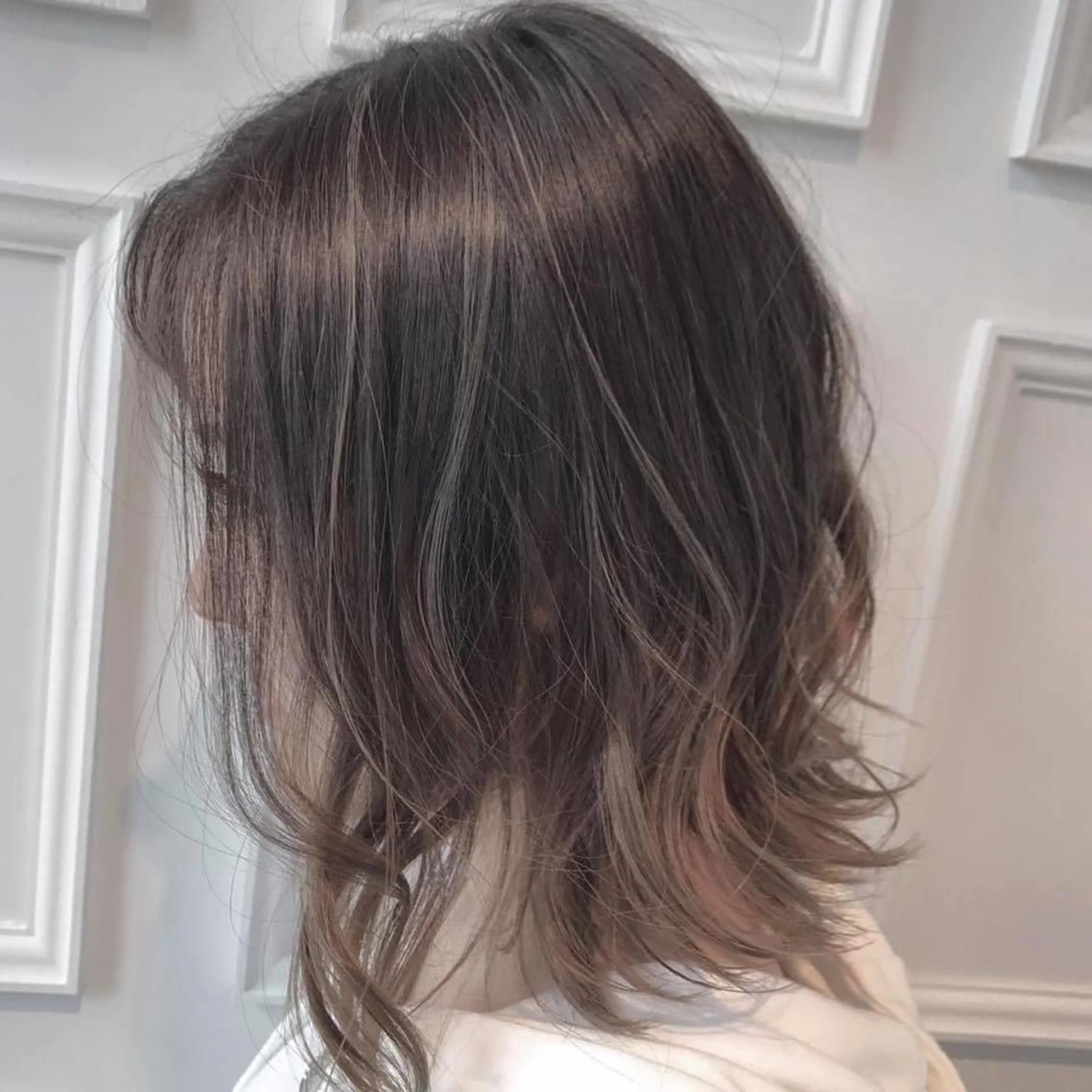 ミディアム カラー ブリーチ ケアブリーチ グレージュ ハイライトカラー ハイライト eclair.髪質改善&トリートメント所属・【艶髪、透明感】西村 有司のヘアスタイル