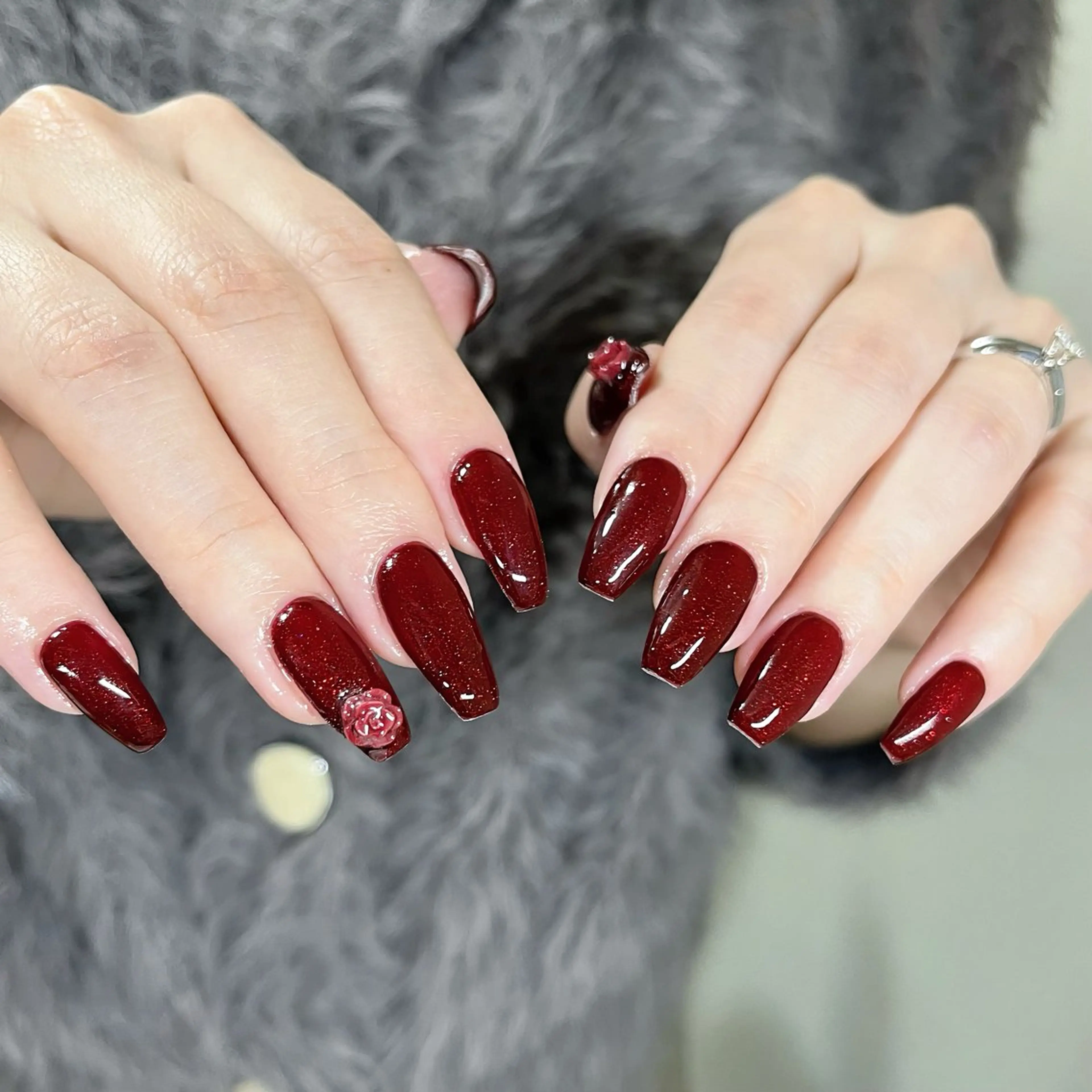 ネイル ガーリー ニュアンスネイル ワンカラーネイル シンプルネイル バレンタイン ハンドネイル ハンドケア 🫧OPELIA NAIL渋谷🫧のネイルデザイン