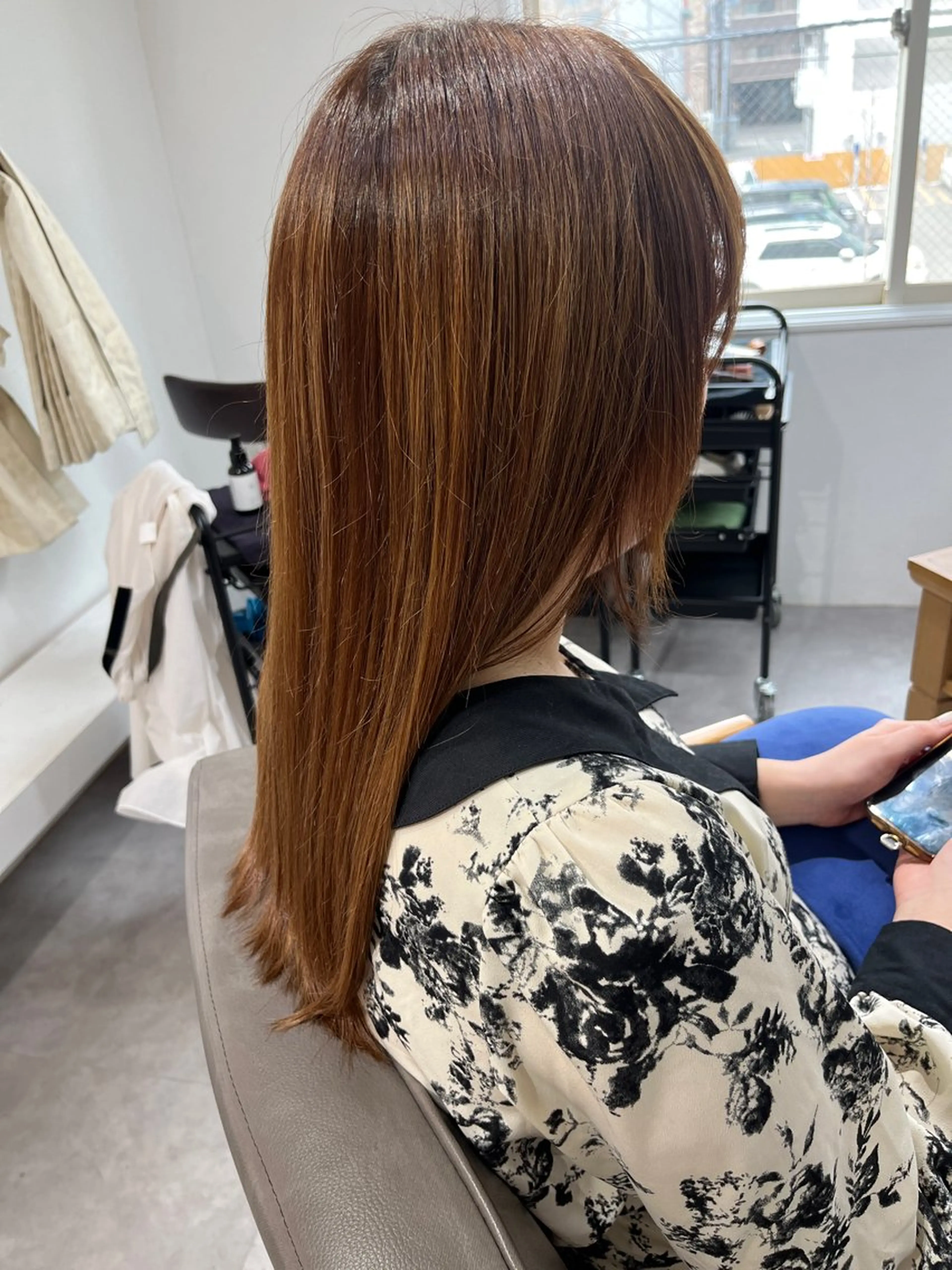 セミロング 三品 早妃のヘアスタイル