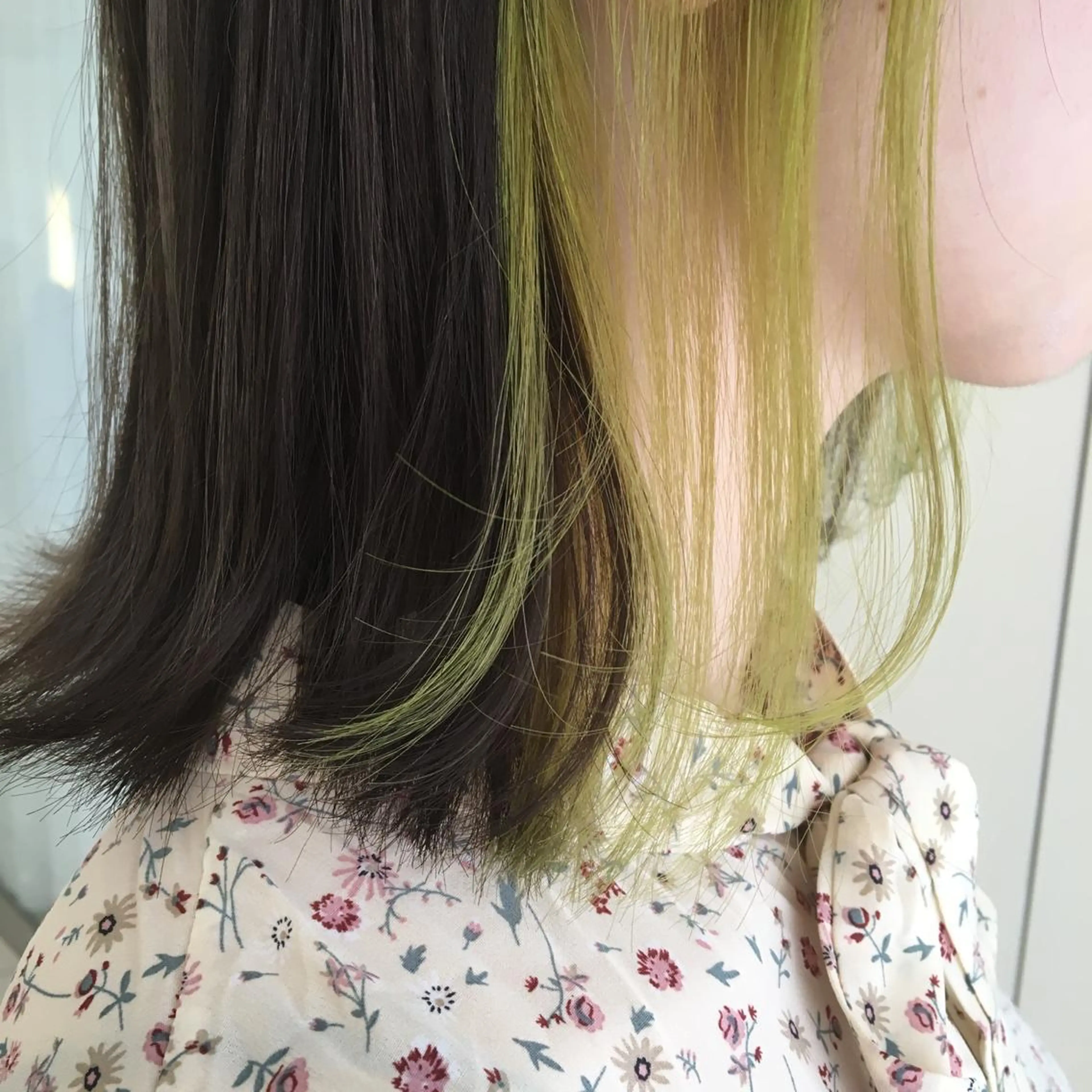 セミロング カラー インナーカラー カット ヘアカラー トリートメント ヘアケア・頭皮ケア デザインカラー/中田のヘアスタイル