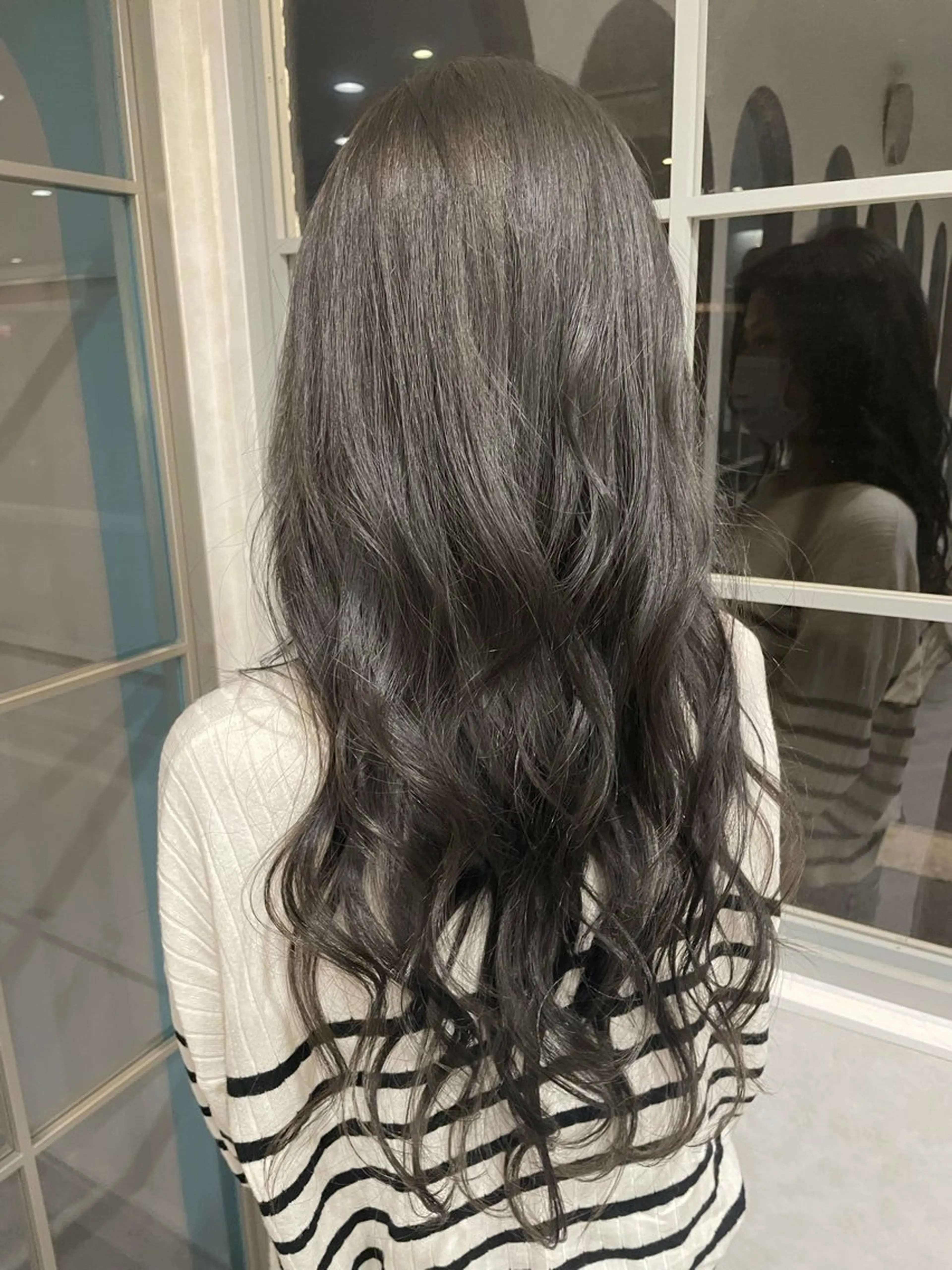 ロング カラー グレージュ オリーブグレージュ オリーブグレー ヘアカラー Then所属・ハイトーン/艶カラー /アレンジ/manaのヘアスタイル
