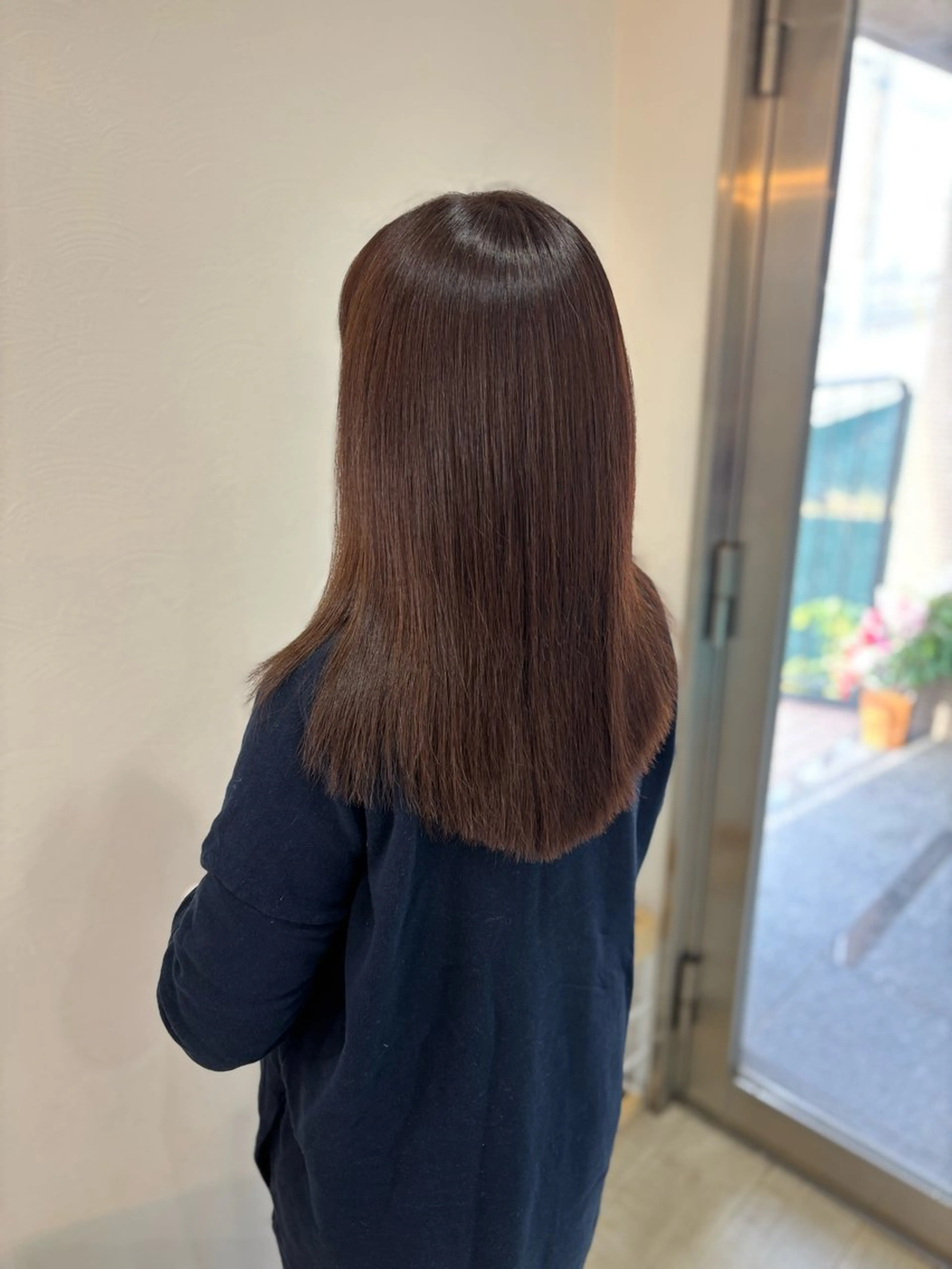 ミディアム レイヤーカット glow upby24忠岡所属・Koide Syujiのヘアスタイル