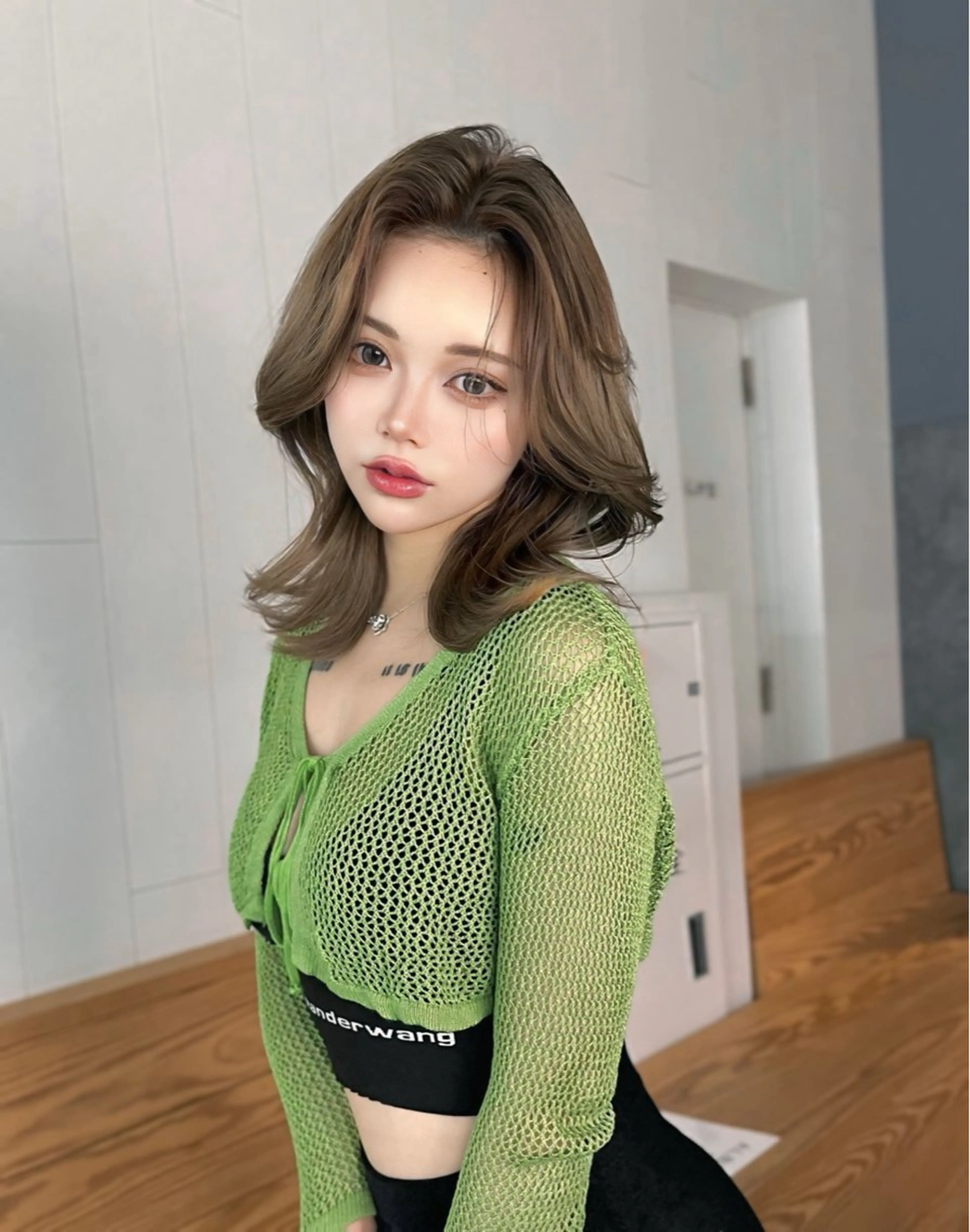 ミディアム カット ヘアカラー トリートメント 海野翔吾🇨🇳 ワンホンレイヤーのヘアスタイル