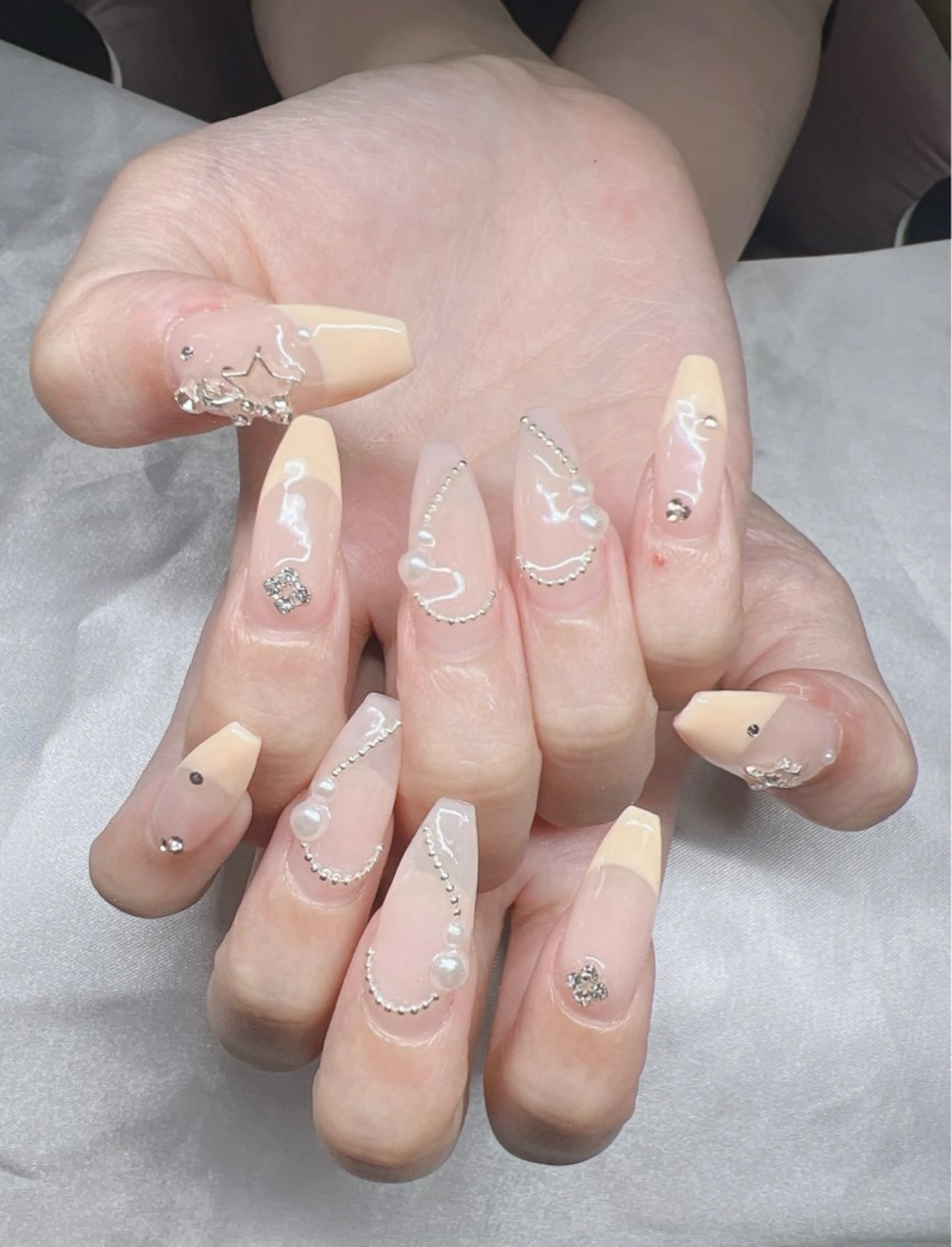 ネイル 長さ出し グラデーション キラキラネイル マグネットネイル ニュアンスネイル ハンドネイル Lee Nails チップ長さだし専門店のネイルデザイン