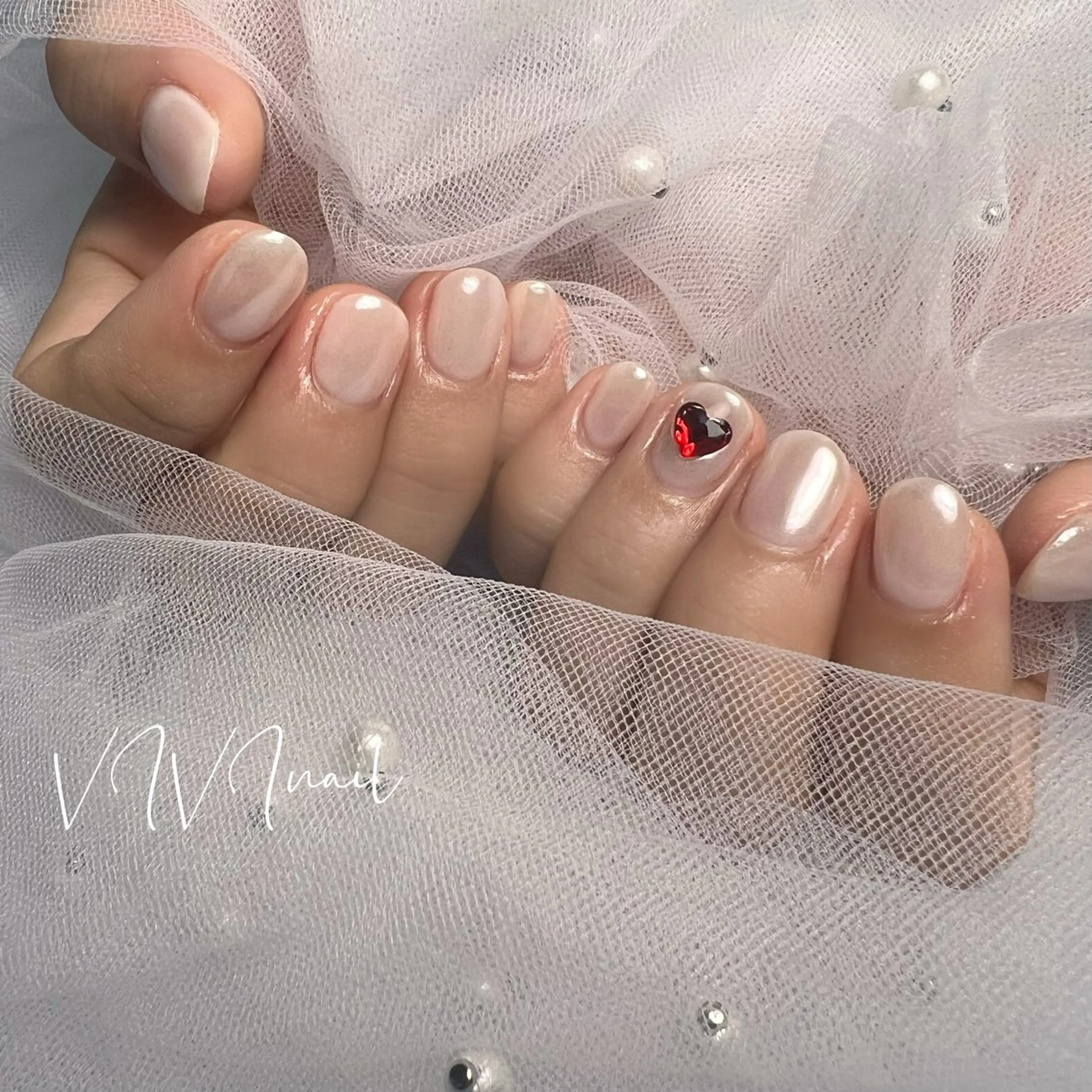 ネイル ホワイト ハンドネイル vivi nailのネイルデザイン