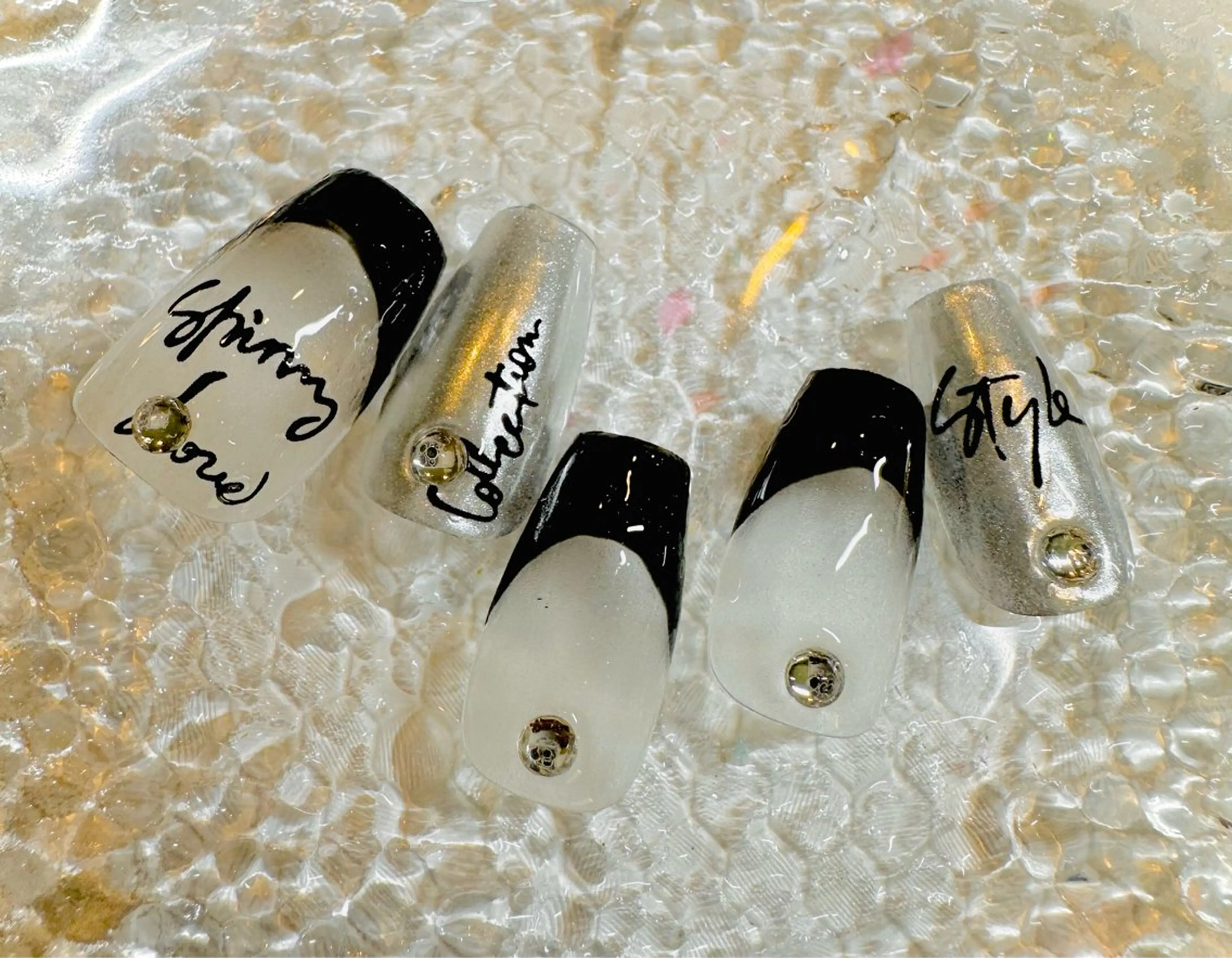 ネイル フレンチネイル シルバー ハンドネイル ネイルサロンエレノア所属・田端 笑理菜のネイルデザイン