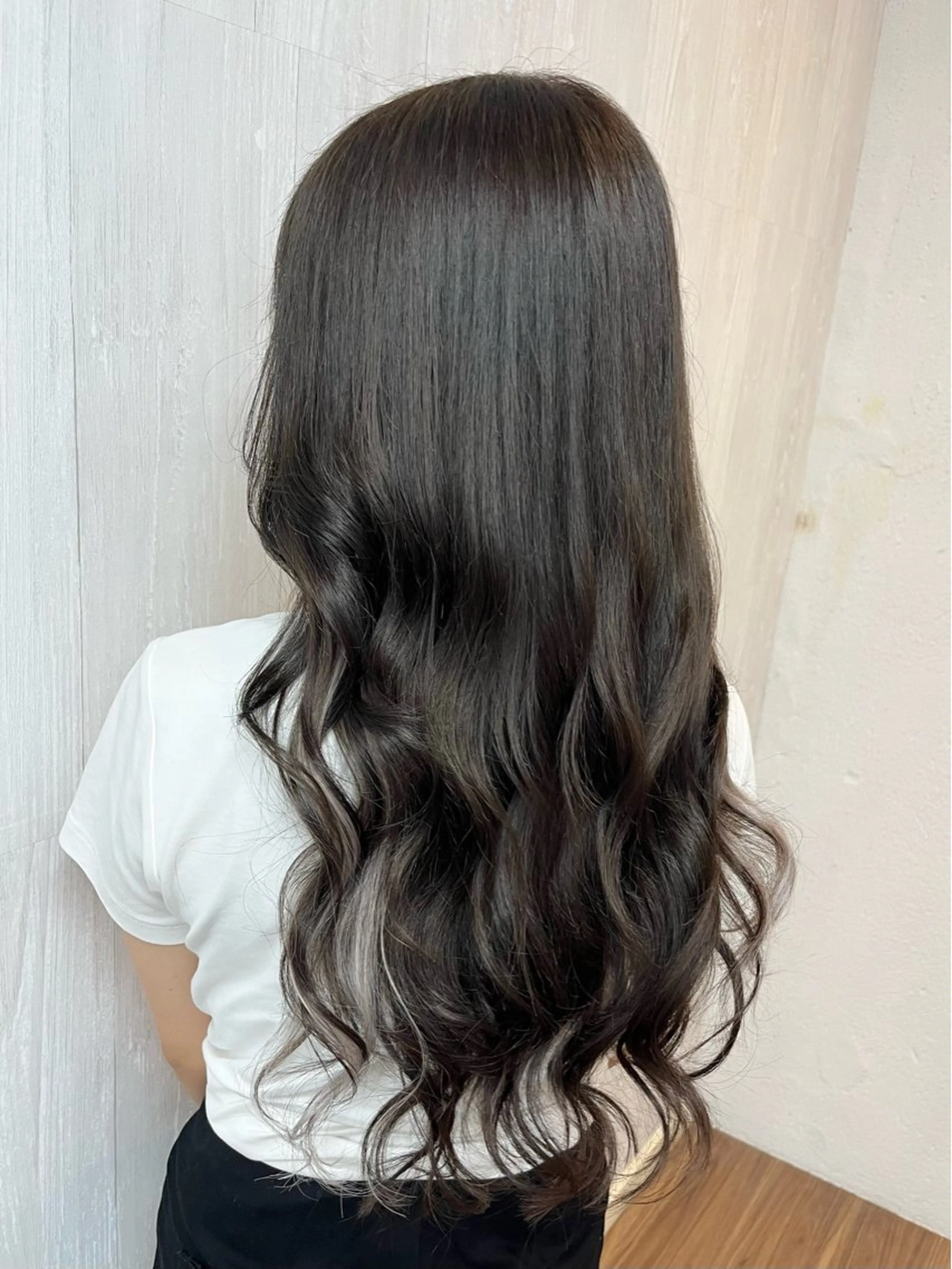 セミロング カラー GLOSS♡ ヤマガミコウジのヘアスタイル