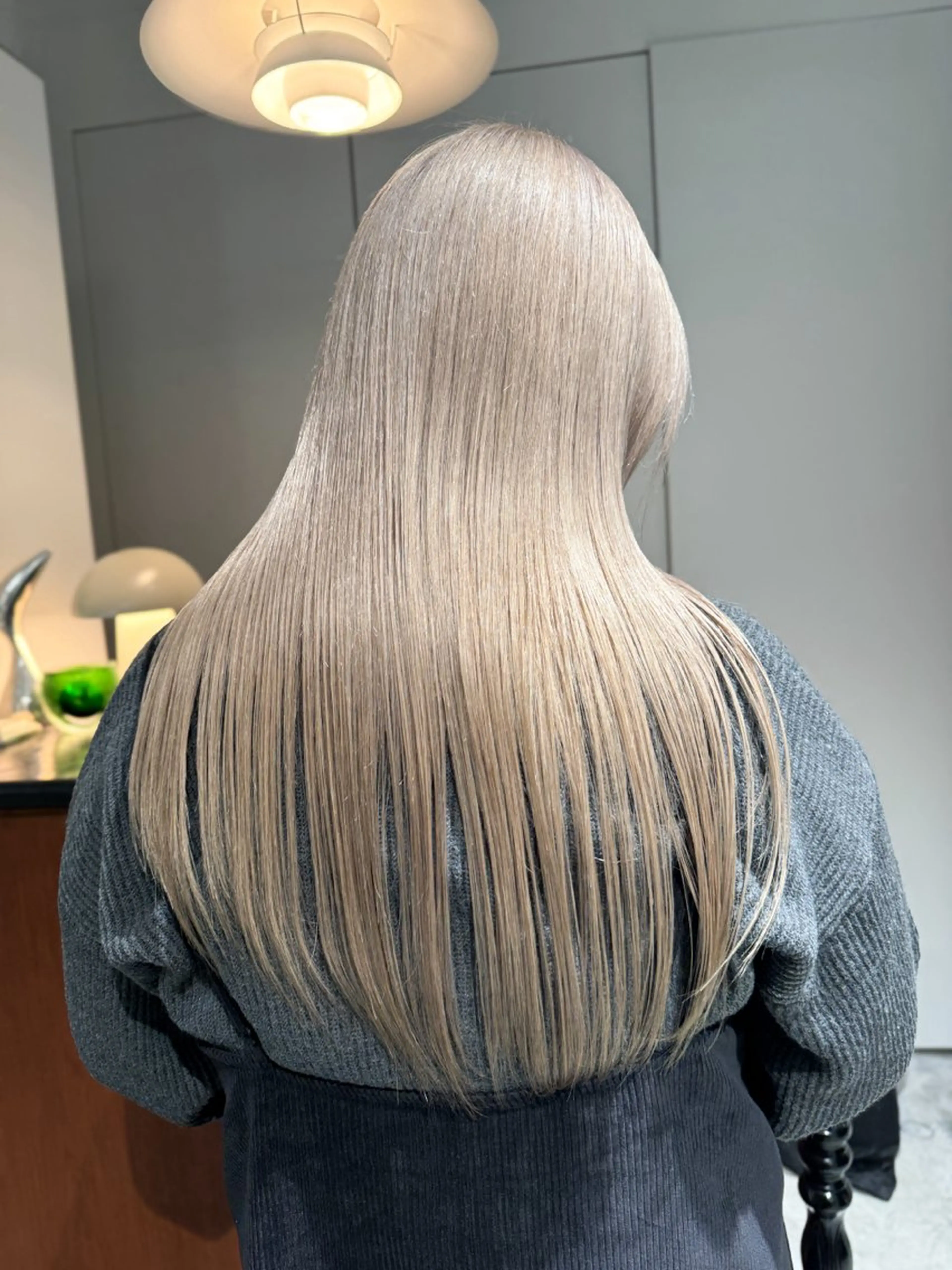 ロング カラー ベージュカラー ブリーチ ホワイトベージュ ヘアカラー ハイトーン/デザイン hirokiのヘアスタイル