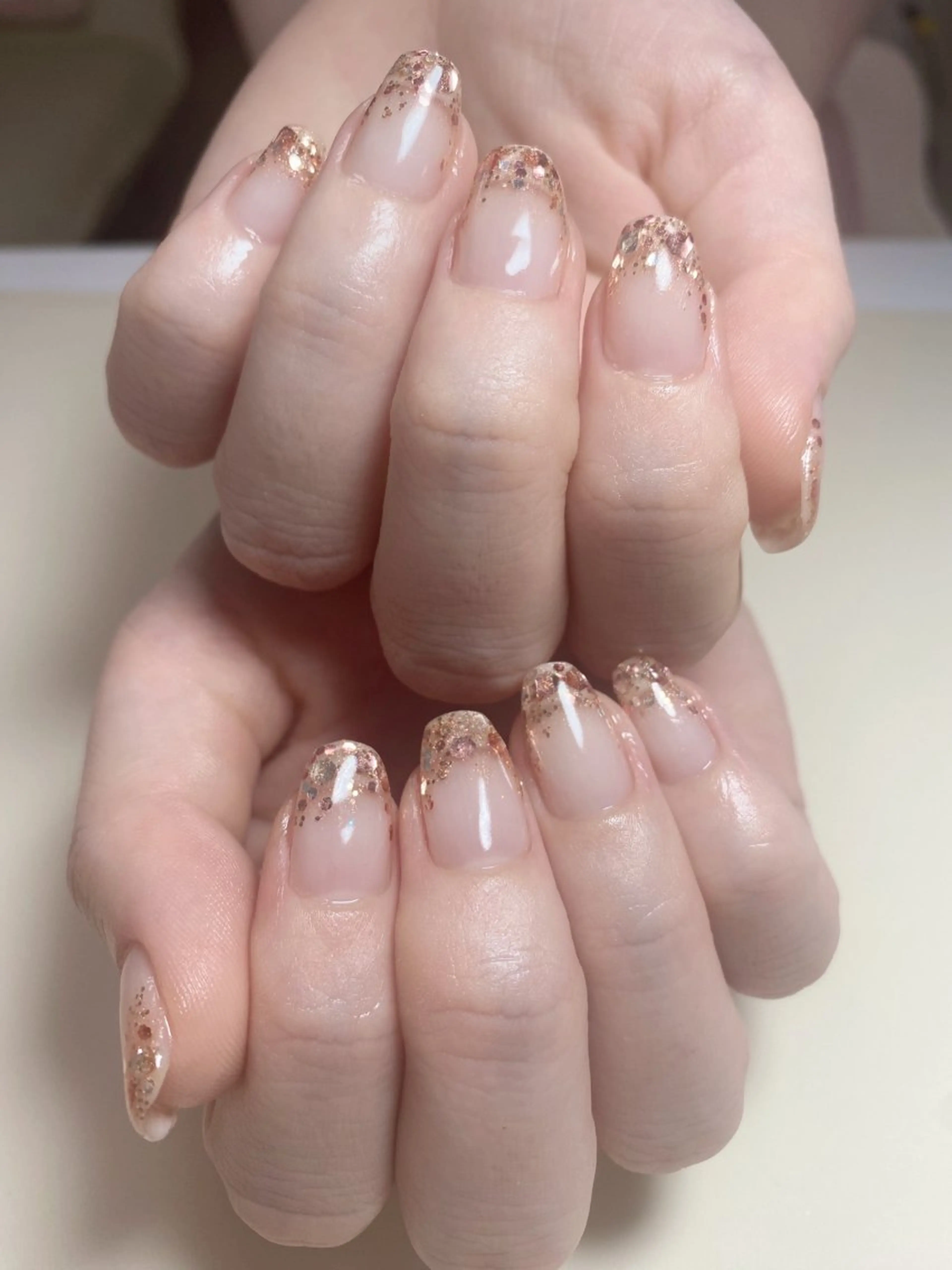 ネイル ゴールド ラメ(グリッター) ラメグラデーション ピンク ハンドネイル Nail Salon K 🧸美爪育成のネイルデザイン