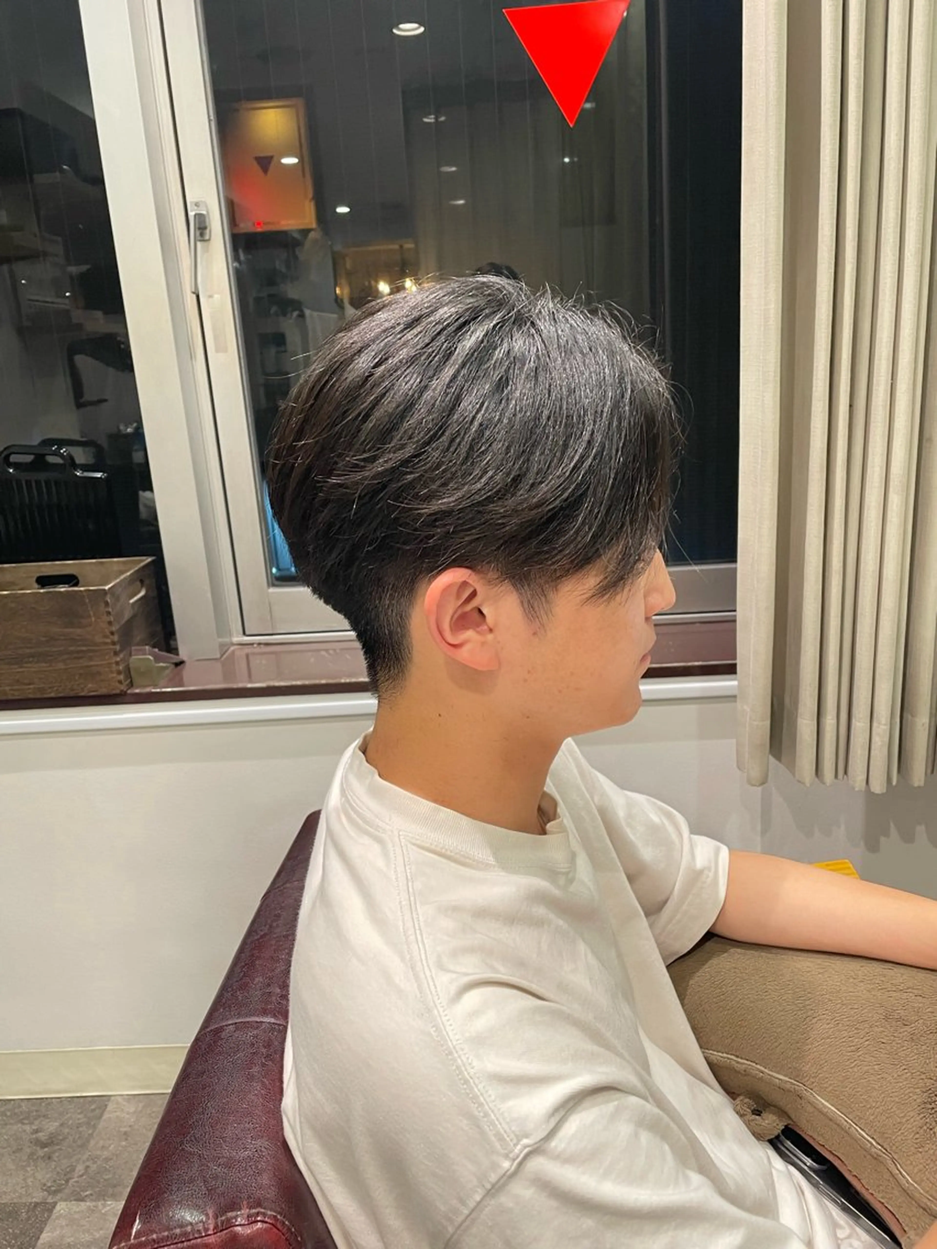 メンズ センターパート 刈り上げ est-r. Shionのヘアスタイル