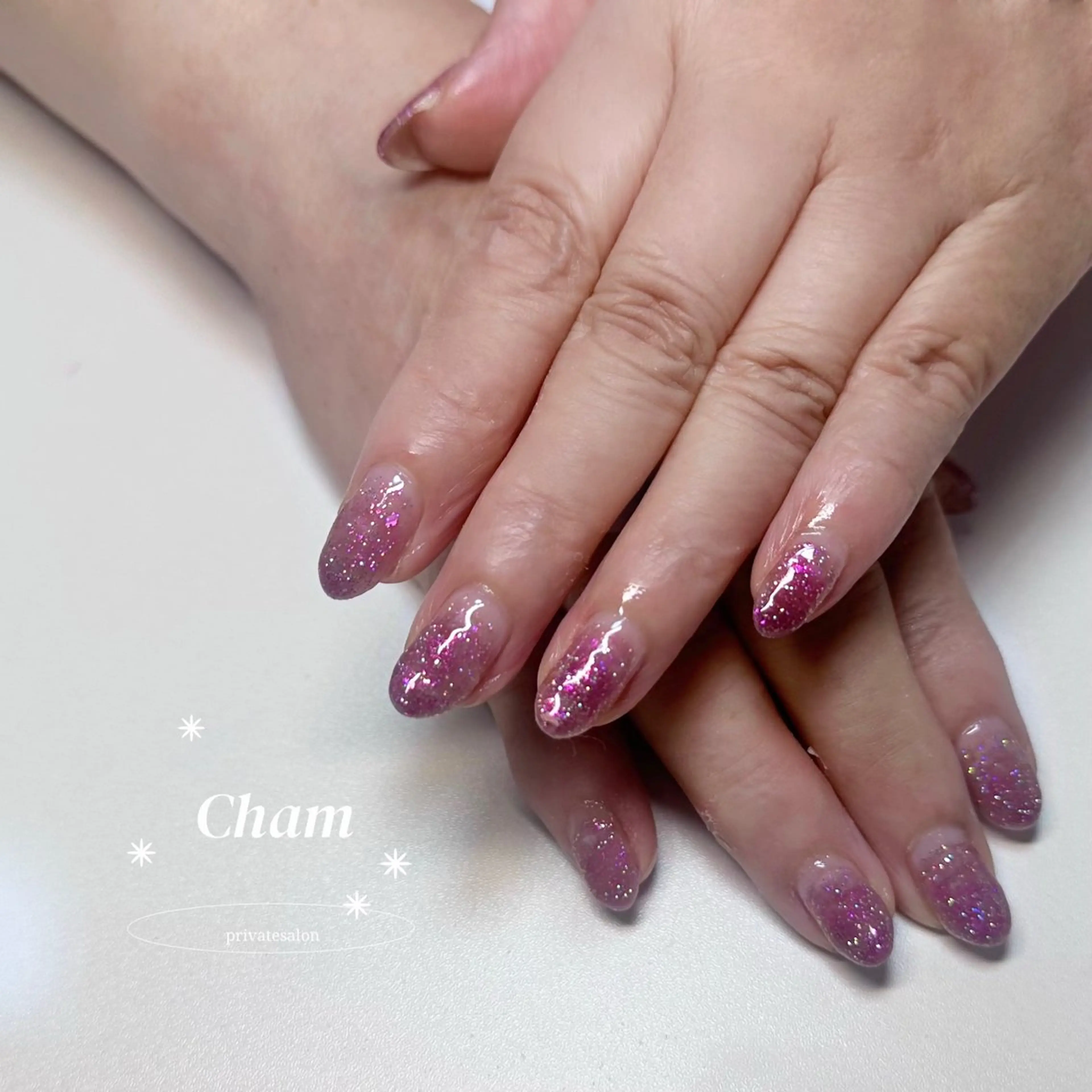 ネイル グラデーション ラメ(グリッター) ラメグラデーション ピンク ハンドネイル Cham所属・Cham Haruのネイルデザイン