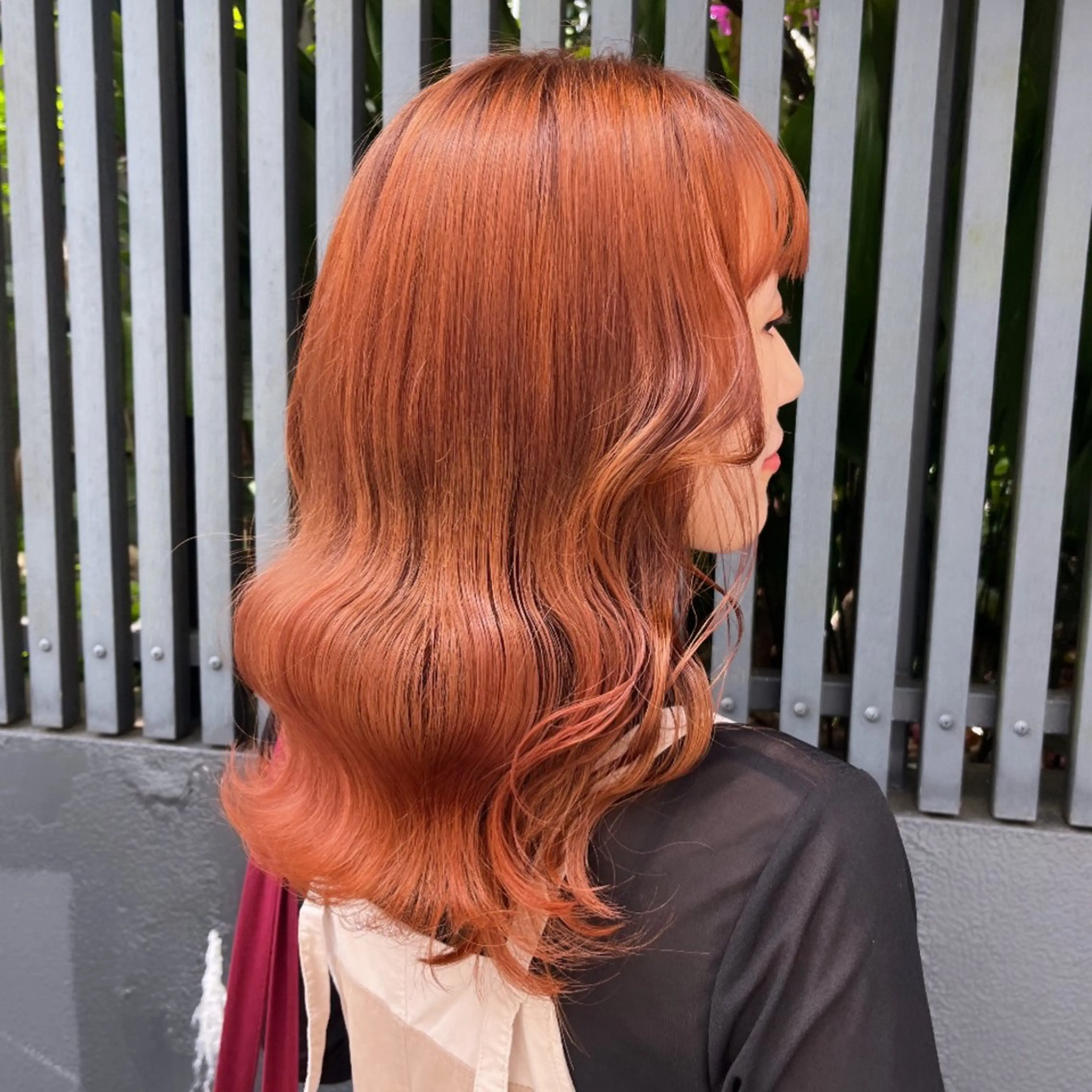 ミディアム カラー ベージュカラー ブラウンカラー オレンジ オレンジベージュ オレンジブラウン ヘアカラー トリートメント ヘッドスパ ヘアセット カジュアルを女っぽく 𝗮𝘆𝗮𝗰𝗼のヘアスタイル