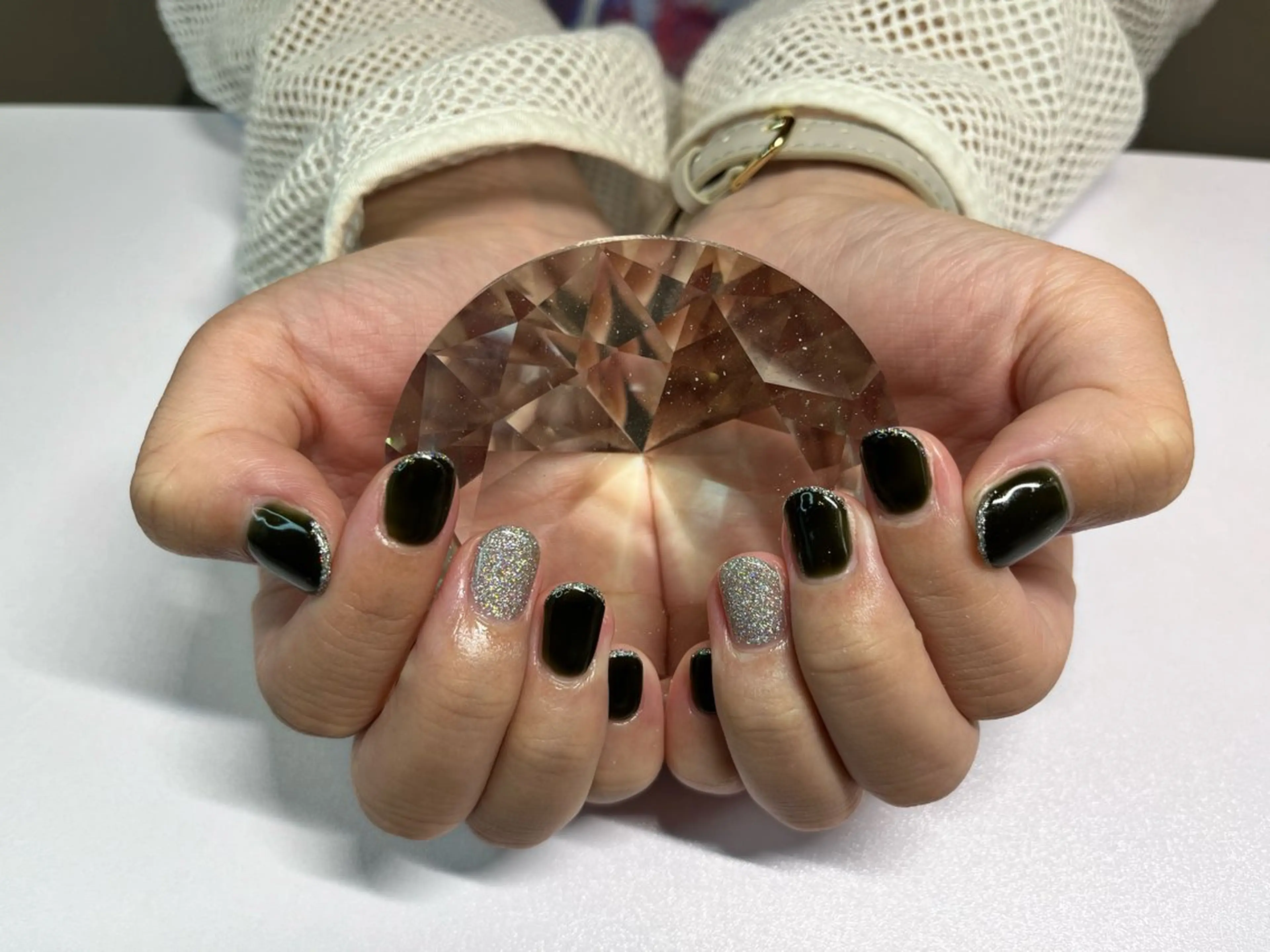 ネイル オーロラネイル オフィスネイル ワンカラーネイル シルバー シンプルネイル ハンドネイル N's Nailのネイルデザイン