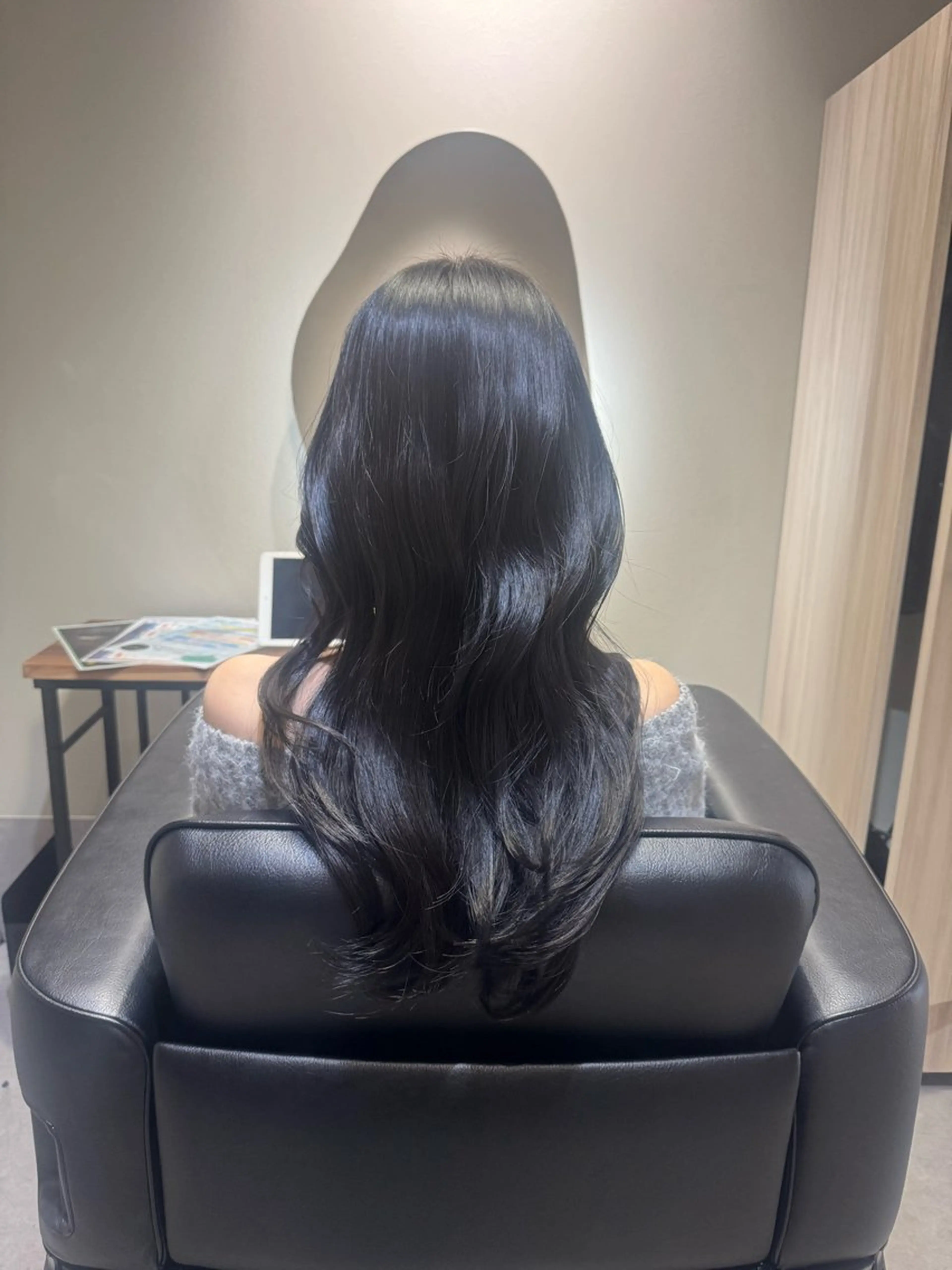 ロング カット ヘアカラー トリートメント NAVY 橋本心 縮毛矯正のヘアスタイル