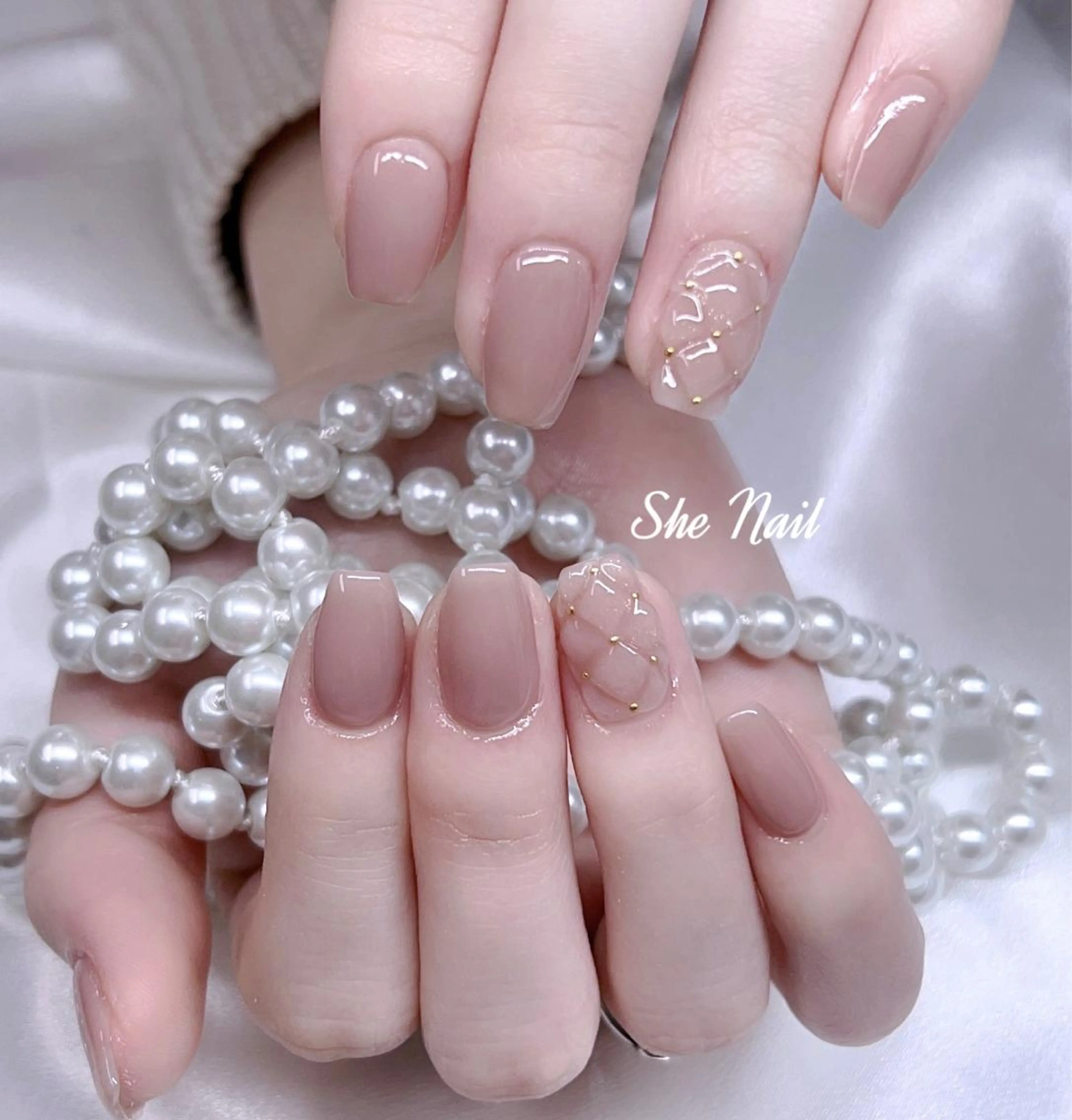 ネイル 長さ出し 持ち込み ワンカラーネイル ネイルチップ 冬ネイル ハンドネイル She   Nail所属・ISA_ BELLAのネイルデザイン