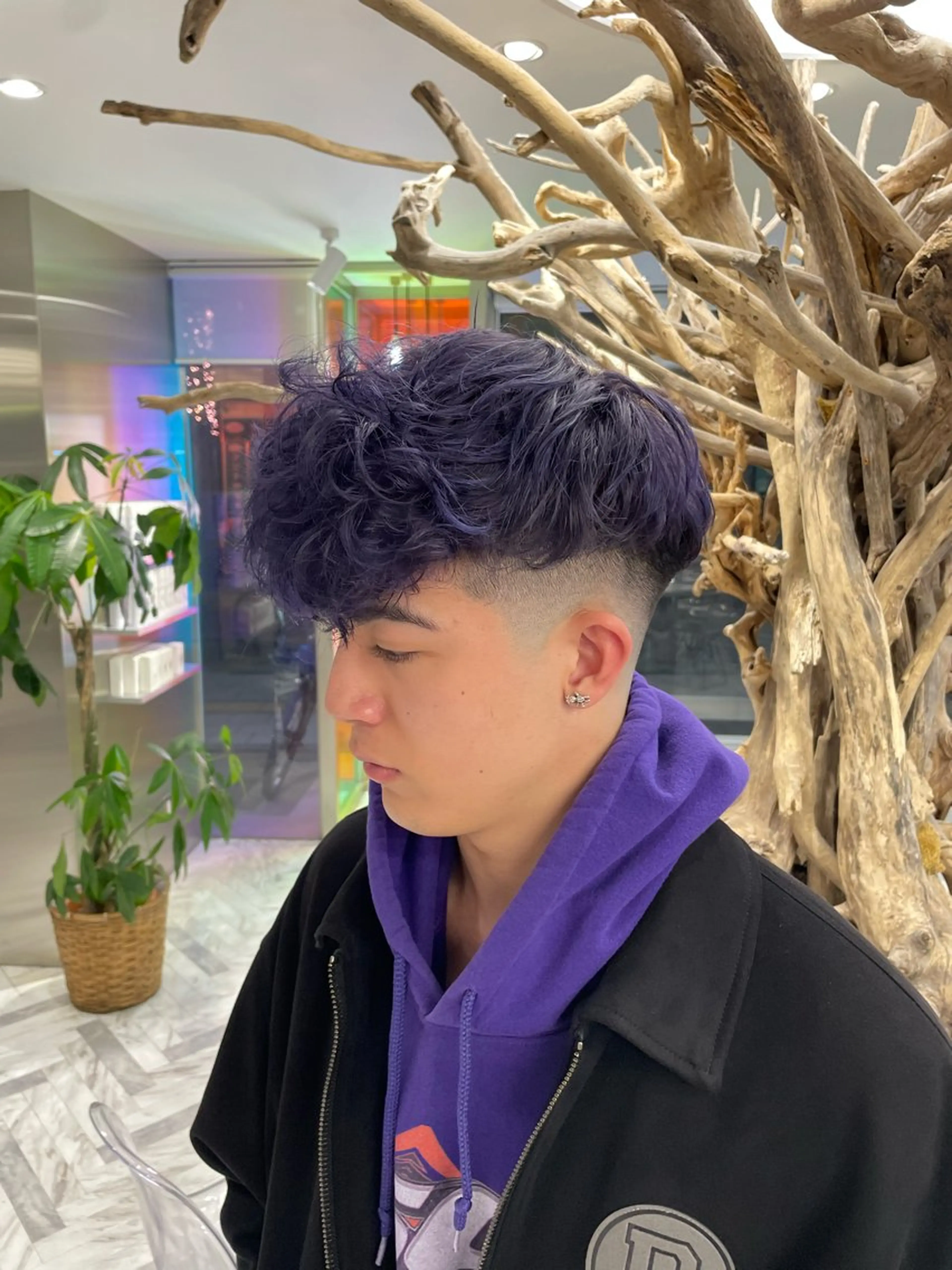 ショート カラー メンズ メンズパーマ メンズツイストパーマ 波巻きパーマ ツイストパーマ ヘアカラー カラーモデル⚡️ REONのヘアスタイル